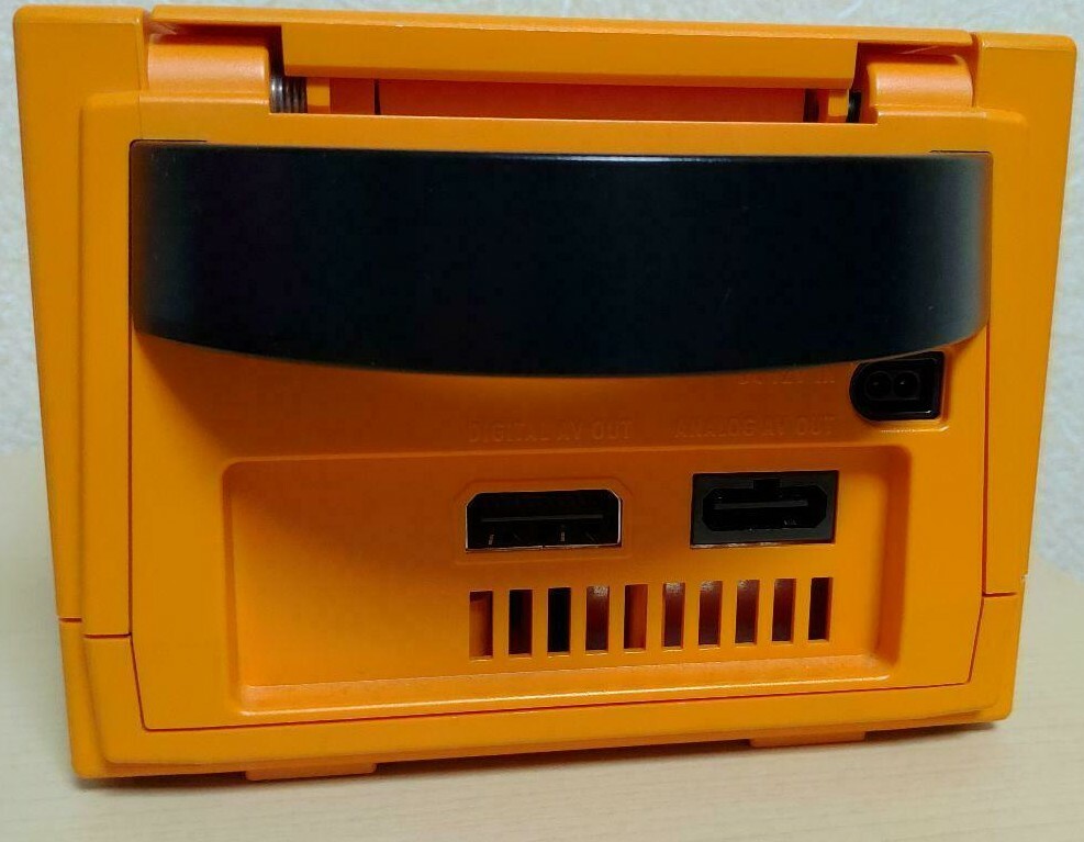Nintendo GameCube Launch Edition Orange Game Console DOL-001 Adapter & AV Cable
