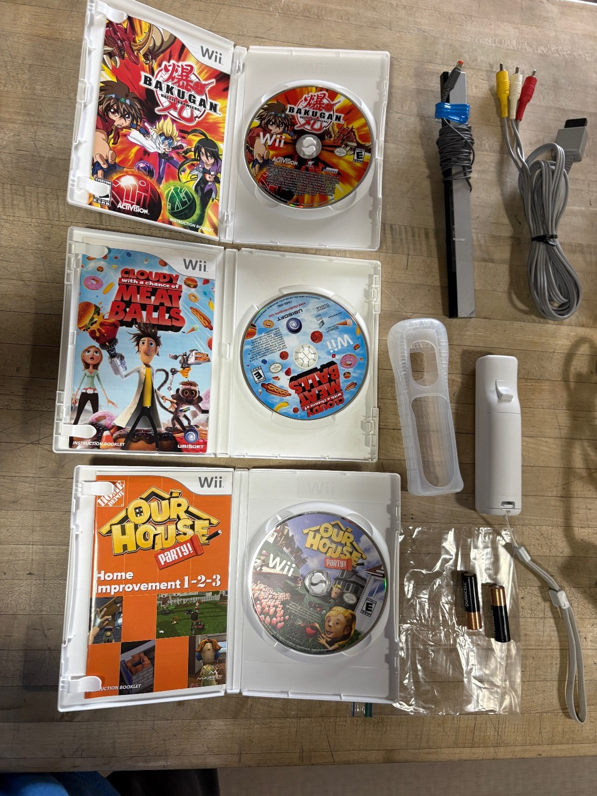 Wii Console Game w/ ALL Cords , Controller, RVL-001 USA *** with 3 Games ***