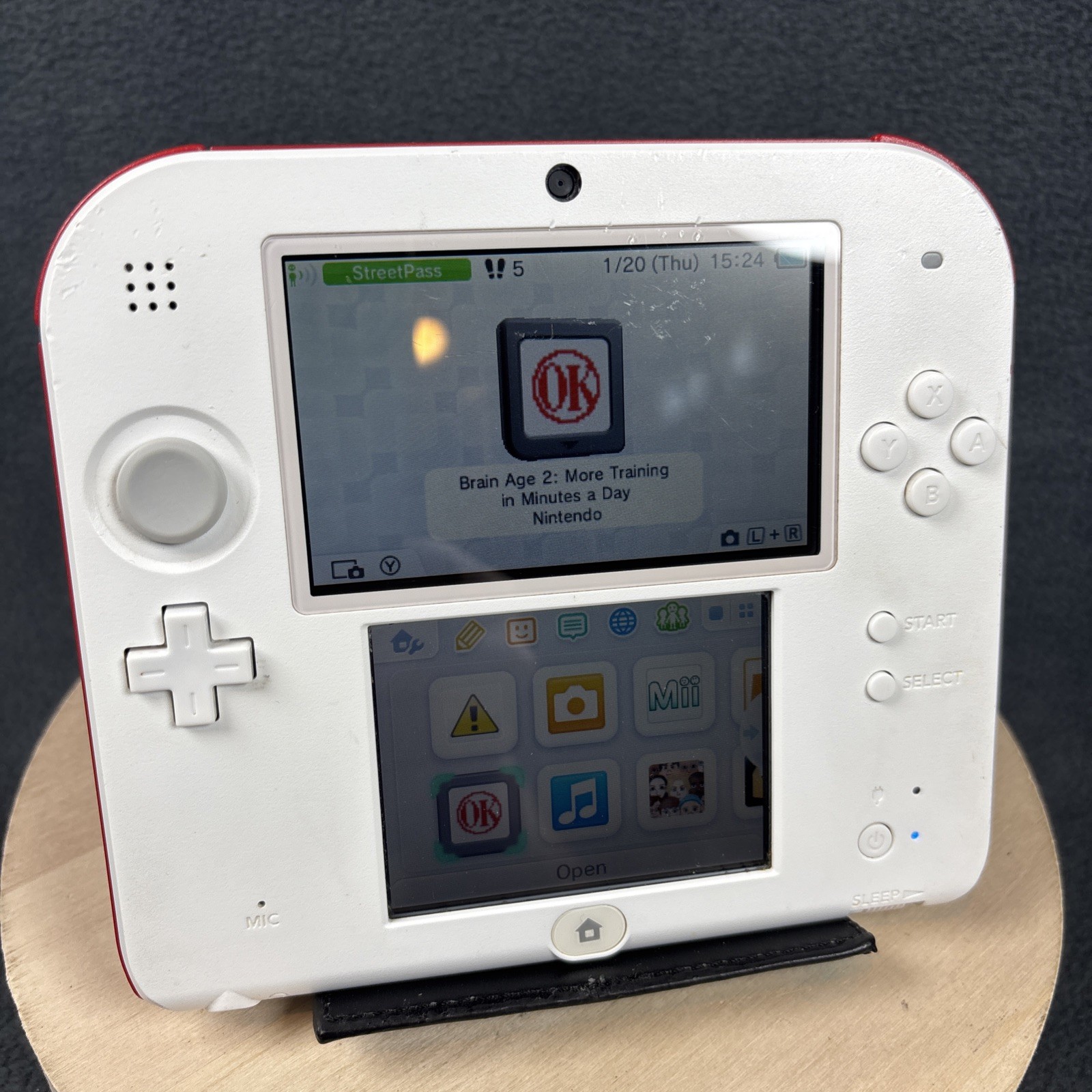 Nintendo 2DS Scarlet Red/White Console FTR-001 w/ Super Mario Bros. 2 & Charger