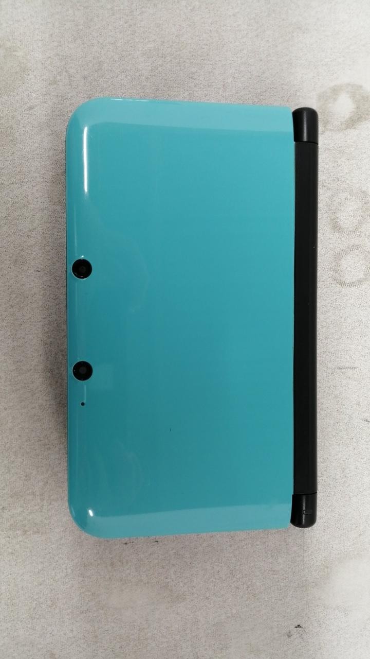 Nintendo SPR-001/Turquoise X Black Nintendo 3DSLL