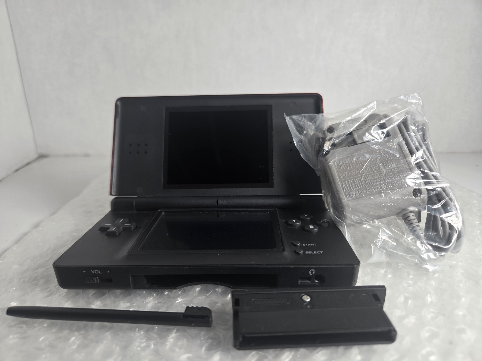 Nintendo DS Lite Crimson Handheld System Red/Black Tested Charger New Battery