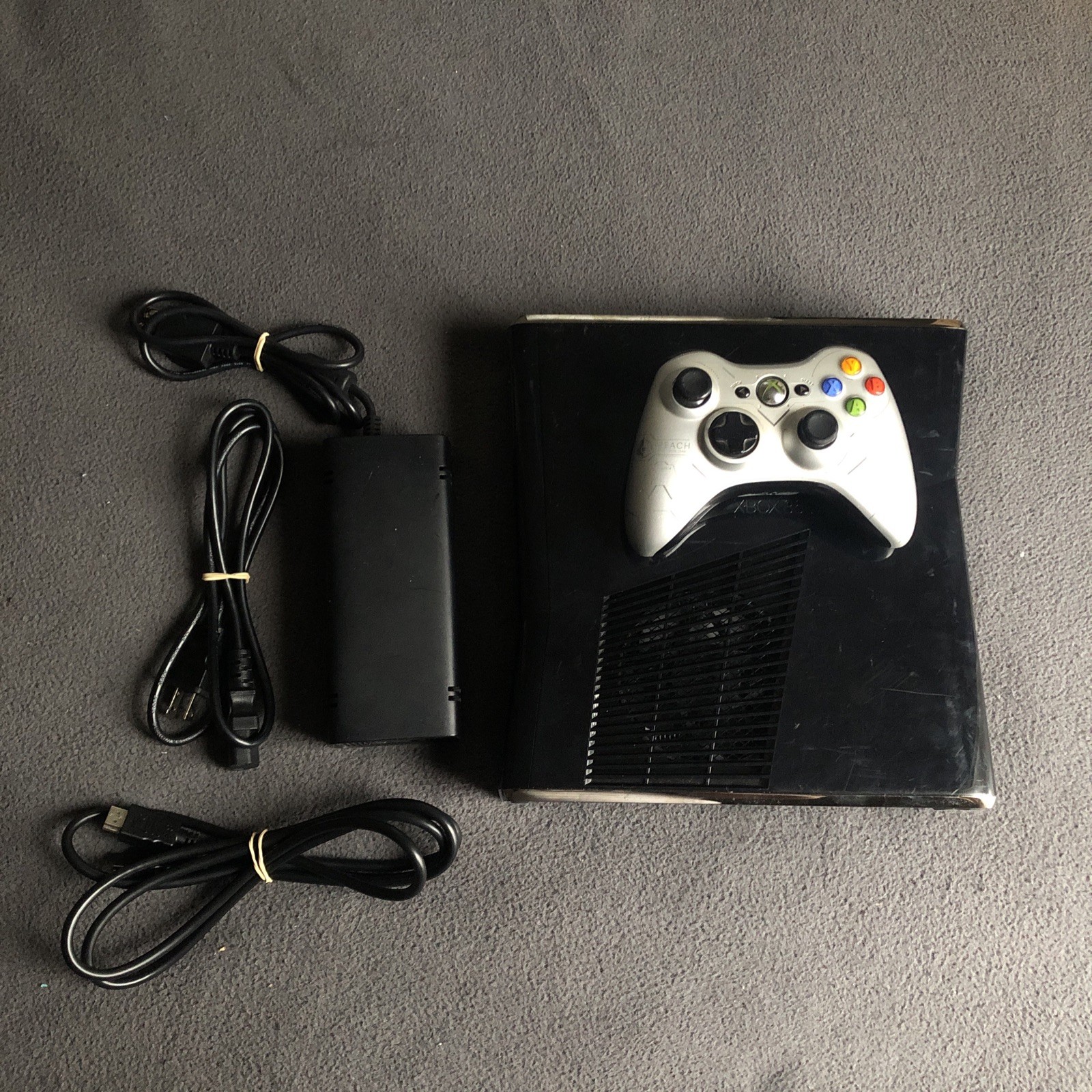 Xbox 360 Slim Console Chrome Trim 250GB Metro V1 Dash w/ Halo Controller – WORKS