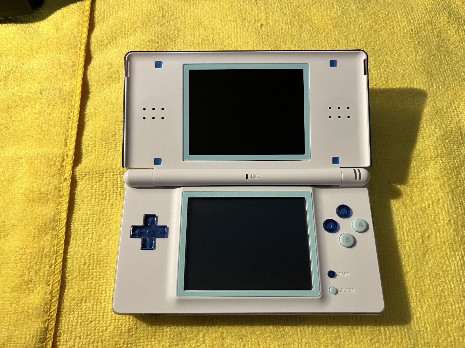Nintendo DS Lite – Custom Gradiant Translucent/White, Blue LED Power Light