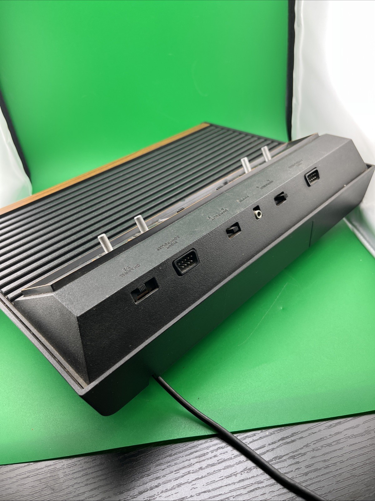 Vintage Atari 2600 Video Computer Gaming System With 7 Games & 1 Joysticks((T34)