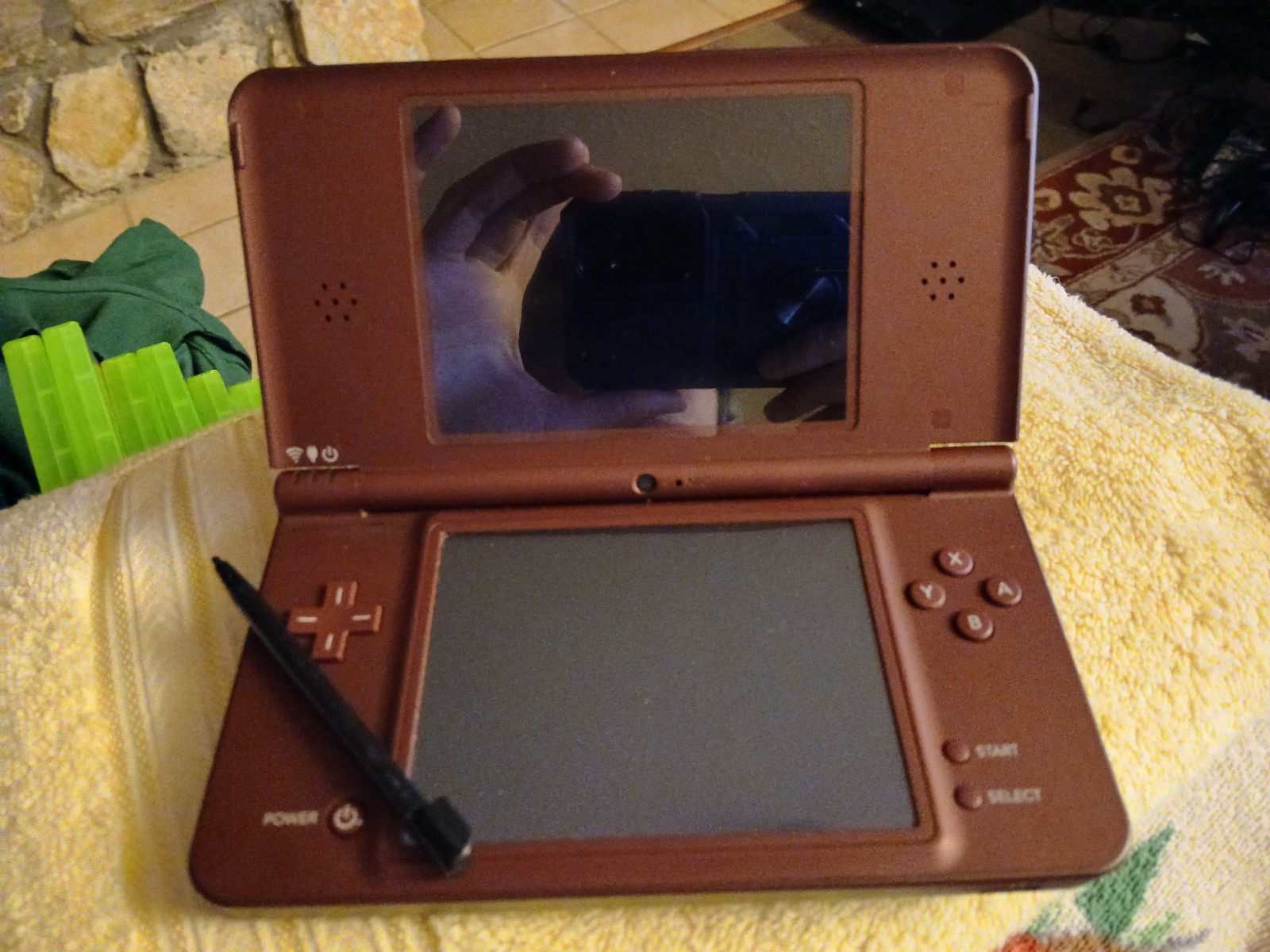 Nintendo DSi XL Launch Edition Handheld System – Burgundy