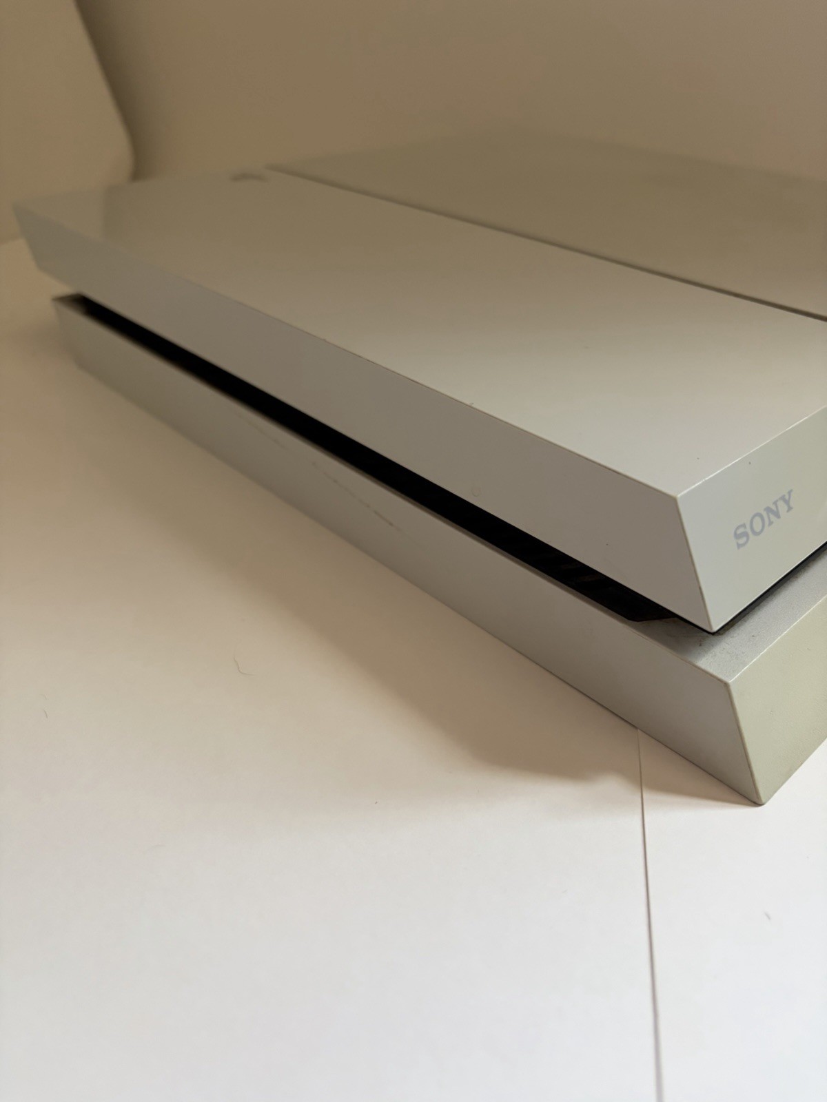Sony PlayStation 4 PS4 White 500GB Console OEM Controllers Cords x7 Games Bundle