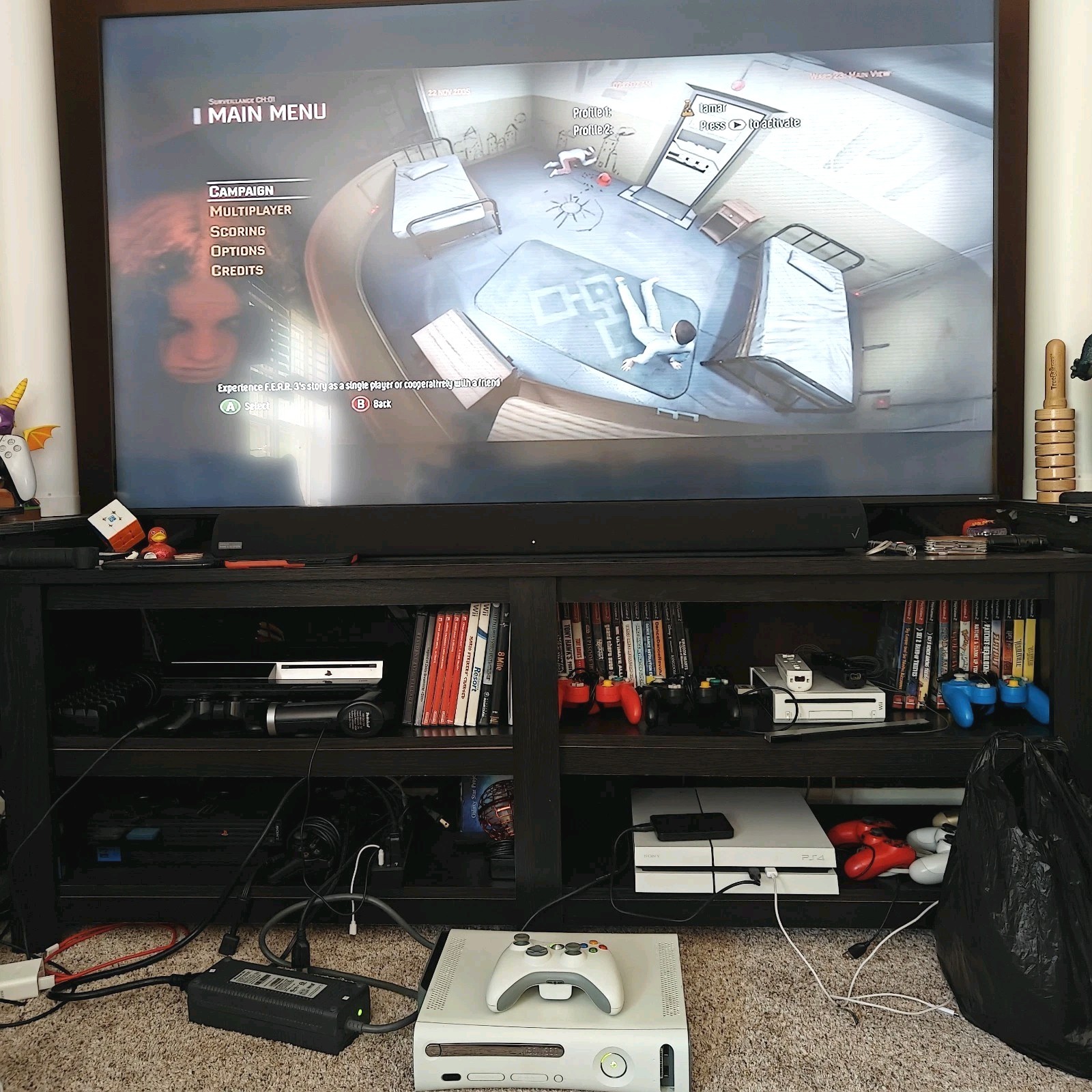 Microsoft XBox 360 Console System 4GB (Re-newed) w/ Controller + Cords
