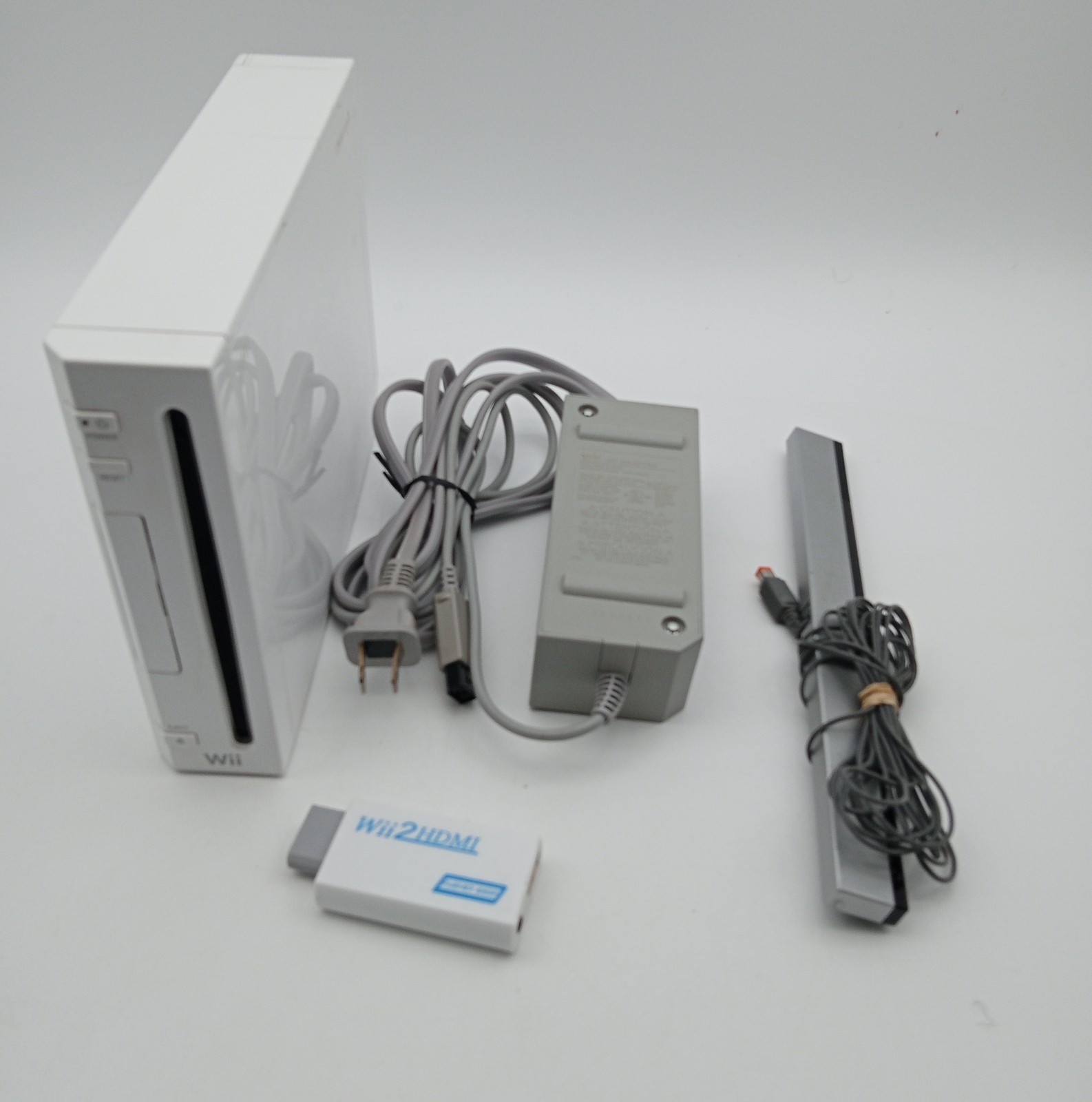 Nintendo Wii Console RVL-101 White HDMI Adapter, Sensor, Power Cord LOT