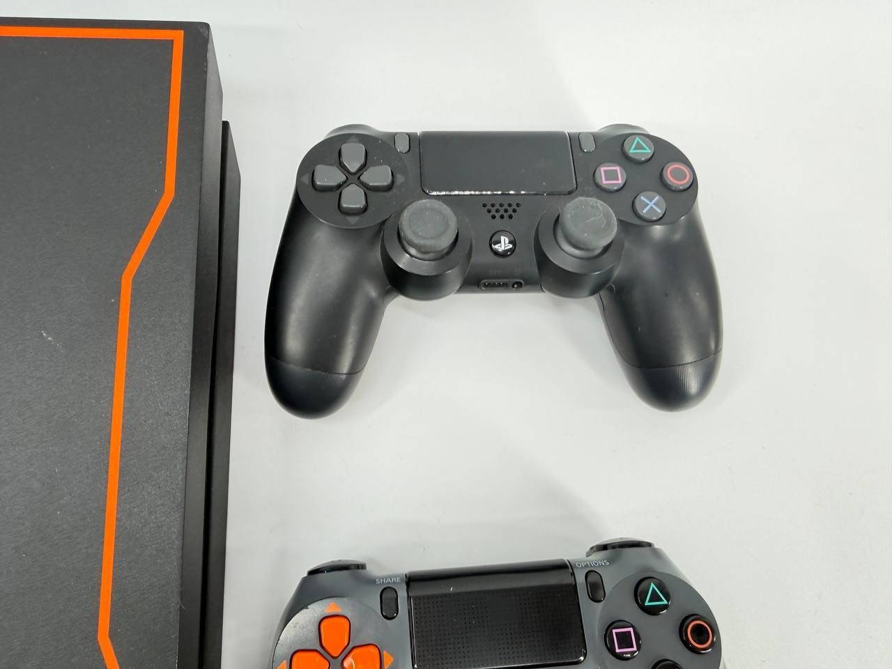 Sony PlayStation 4 PS4 Call of Duty Black Ops III 1TB Console 4 Controllers