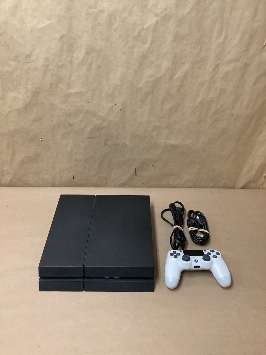 PS4 GAMES SONY CUH-1215A, #MB718821201; 500GB (210055-1)