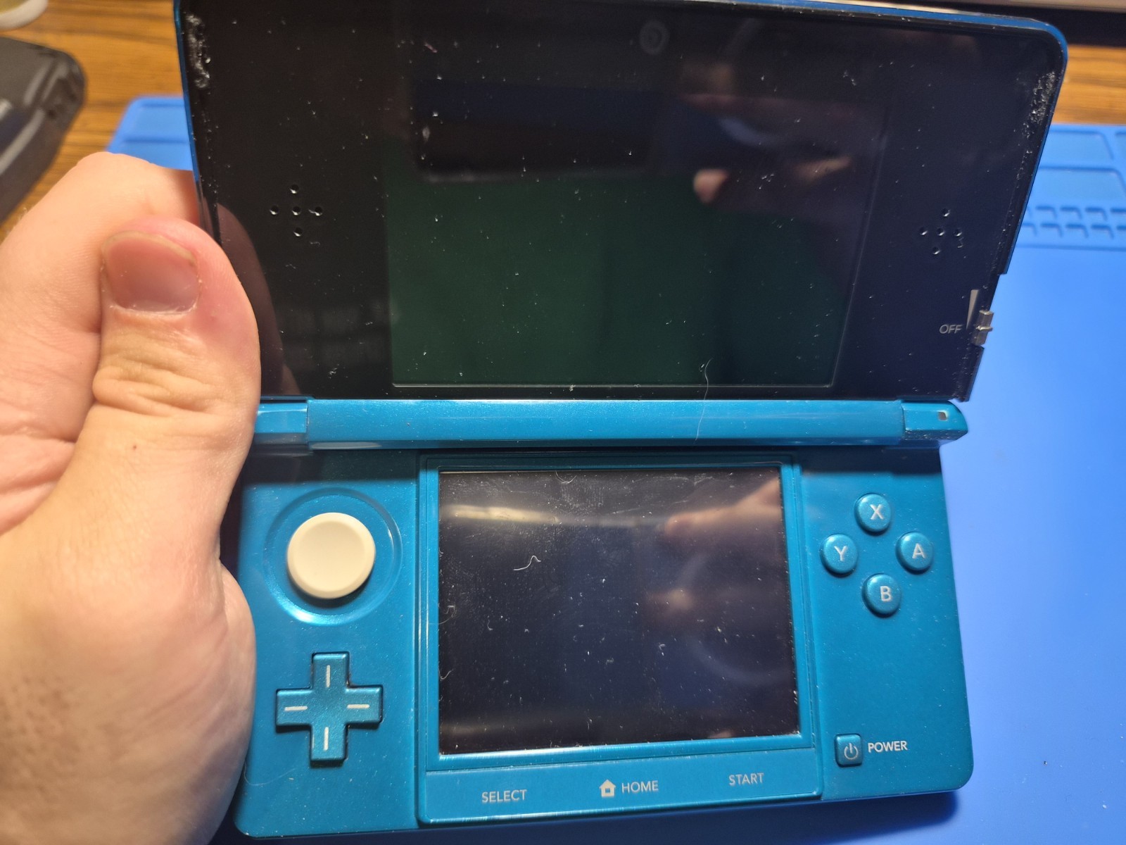 Nintendo 3DS Teal, No Charger. Comes With Many Games Installed