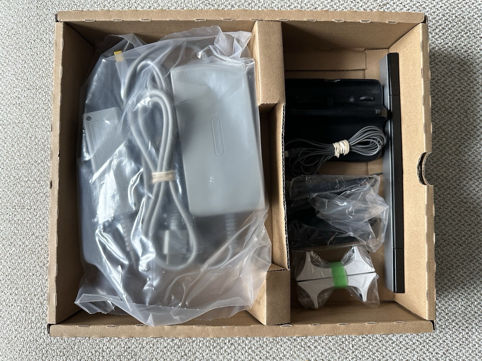 Nintendo Wii U 32GB Console Splatoon Set White Complete In Box (NTSC-J)