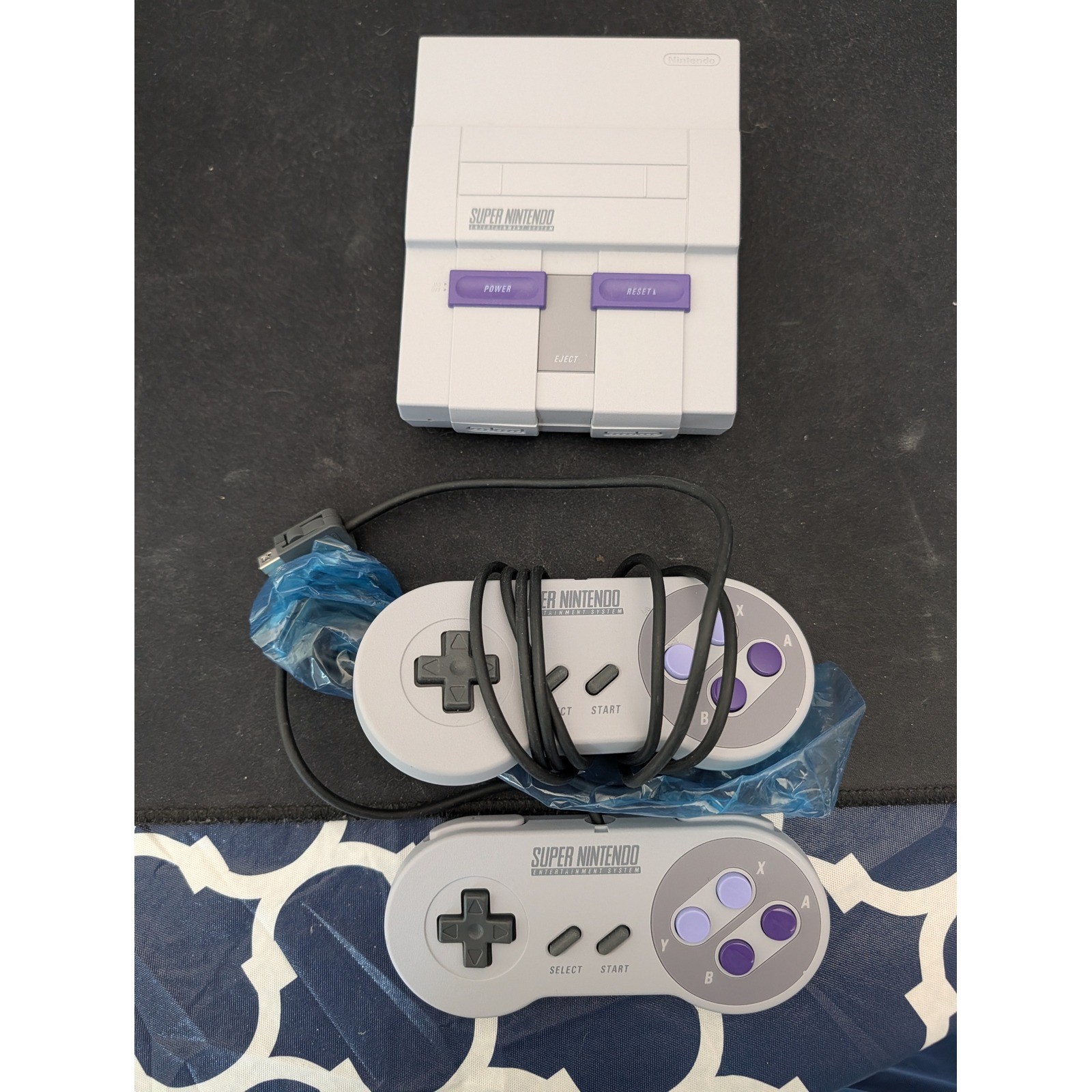 Nintendo Super NES Classic Edition Mini Console CLV-201 with 2 Controllers Gray