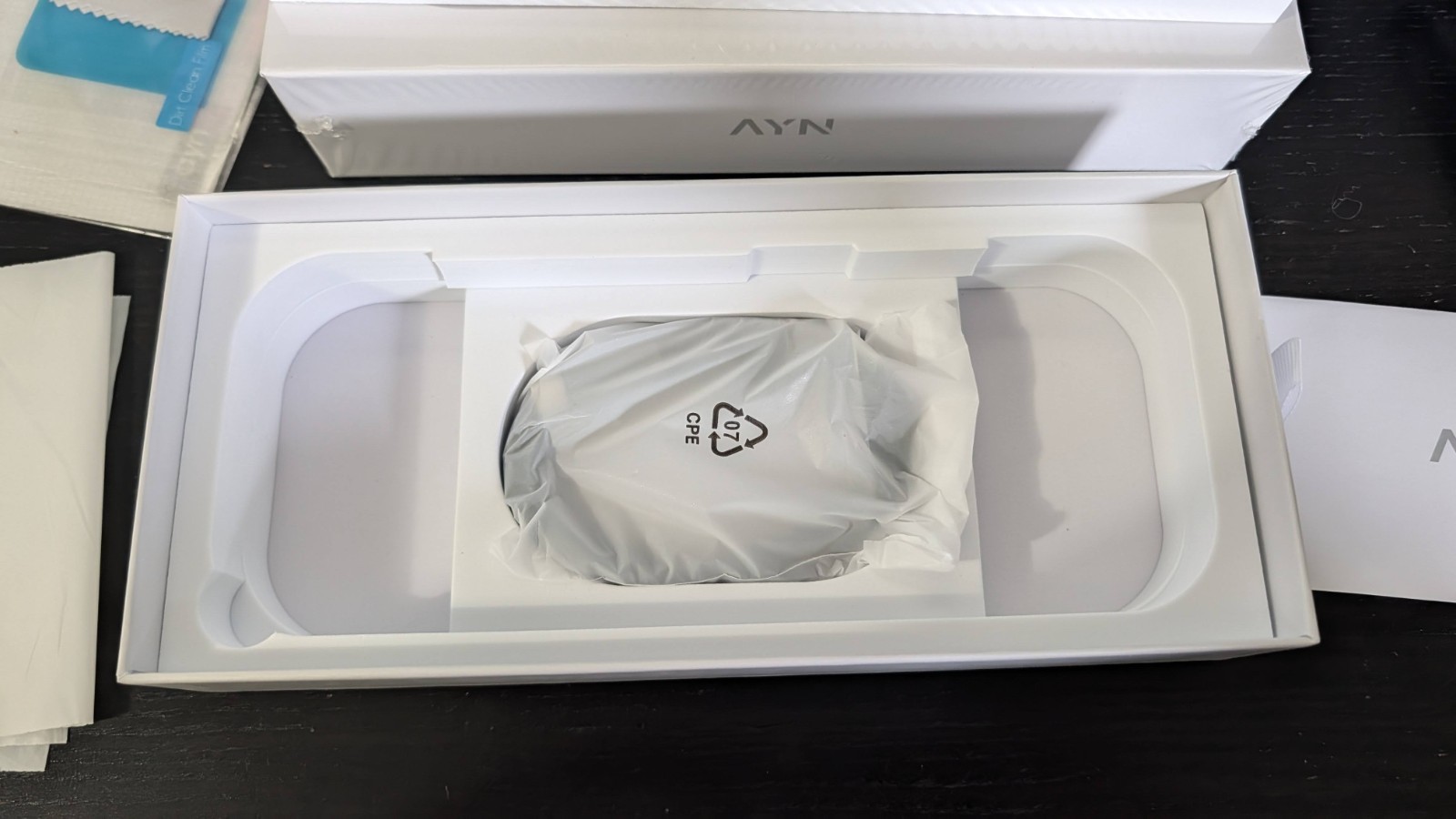 AYN Odin 3 Max – 16/512GB – Clear Blue – Grip, Shell, Case & More Included