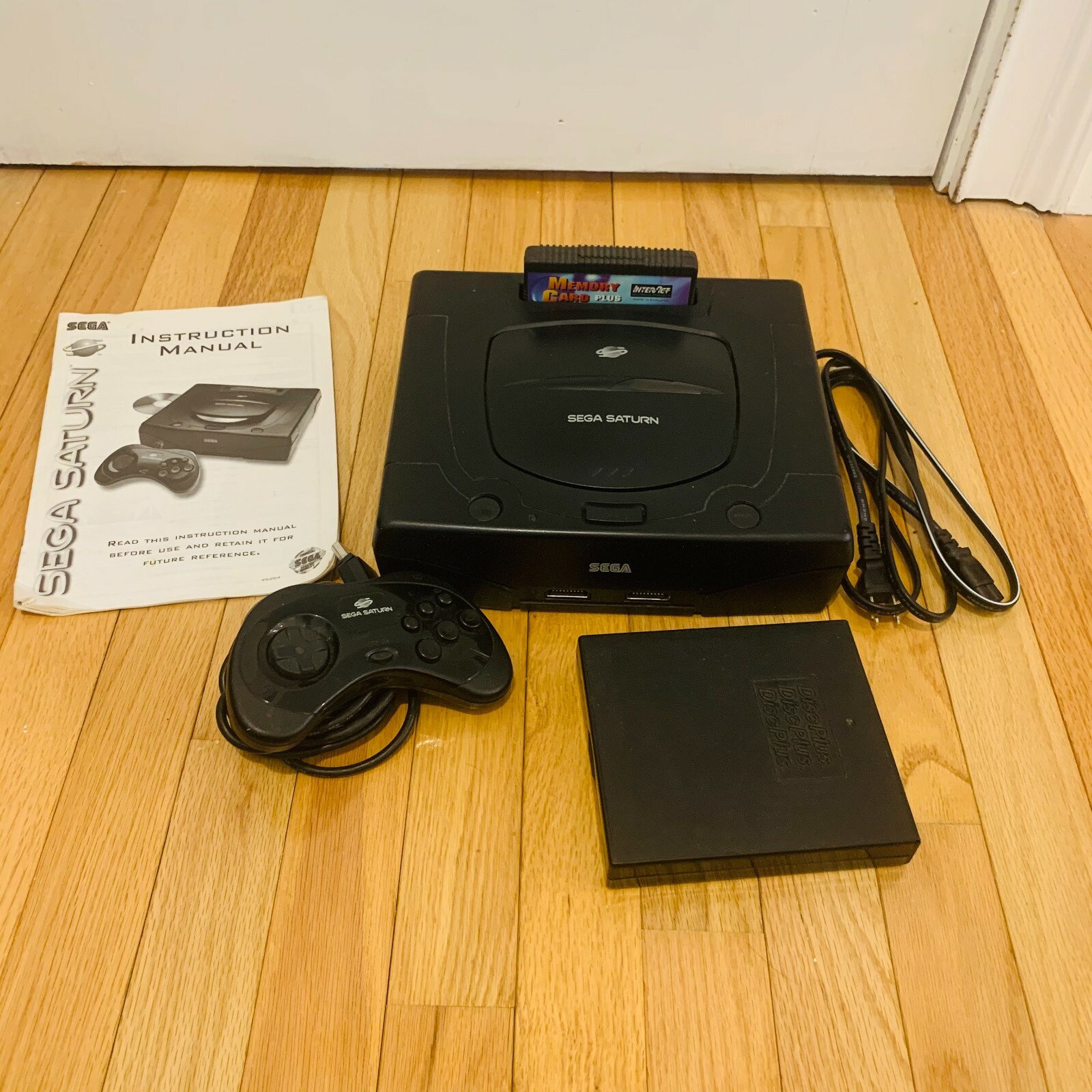 SEGA Saturn Black Console Bundle MK-80000, 4 Games + 1 Controller FOR PARTS
