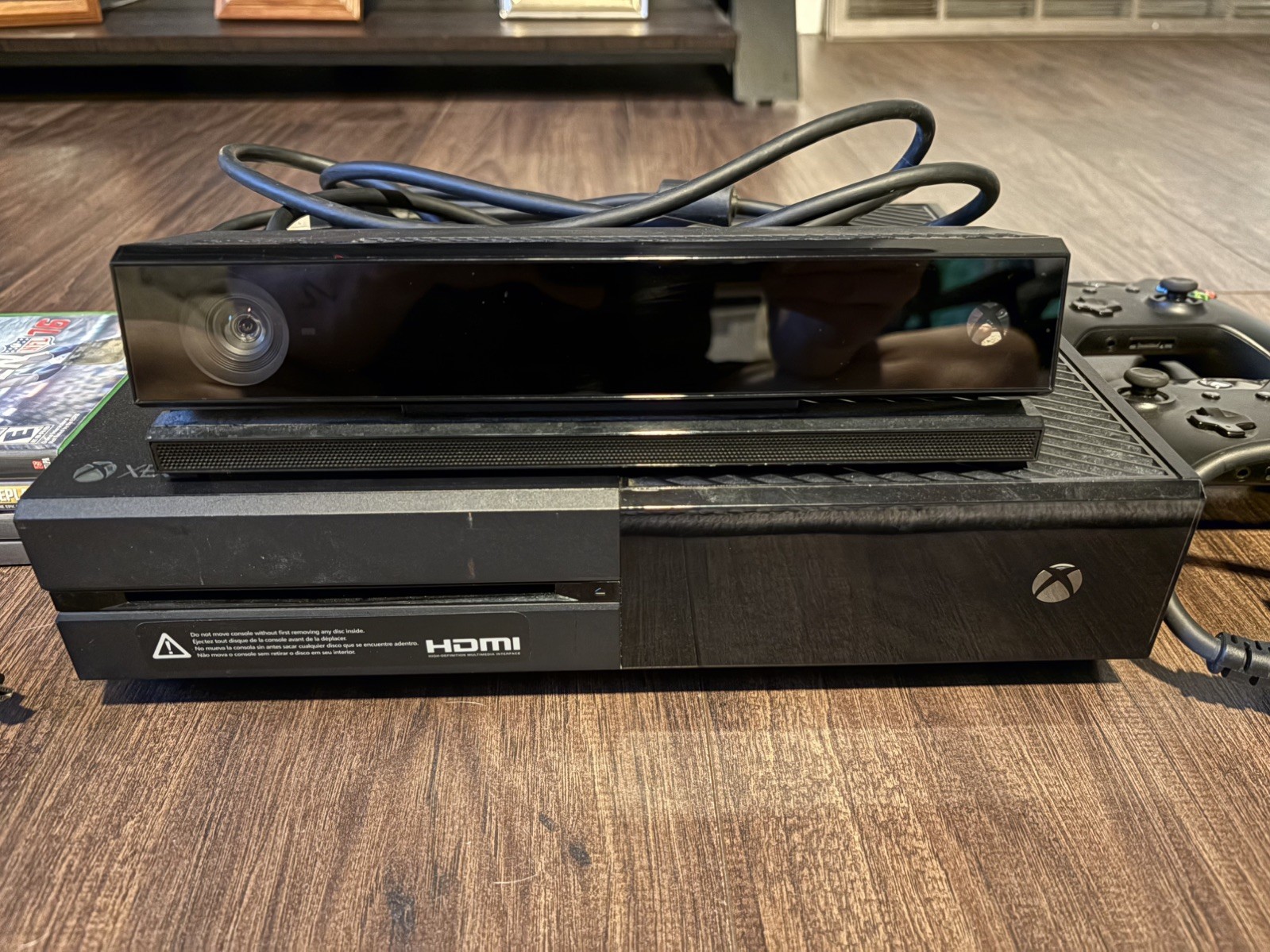 Xbox One 1TB Console With 2 Controllers, 4 Games and Kinnect, Tested!