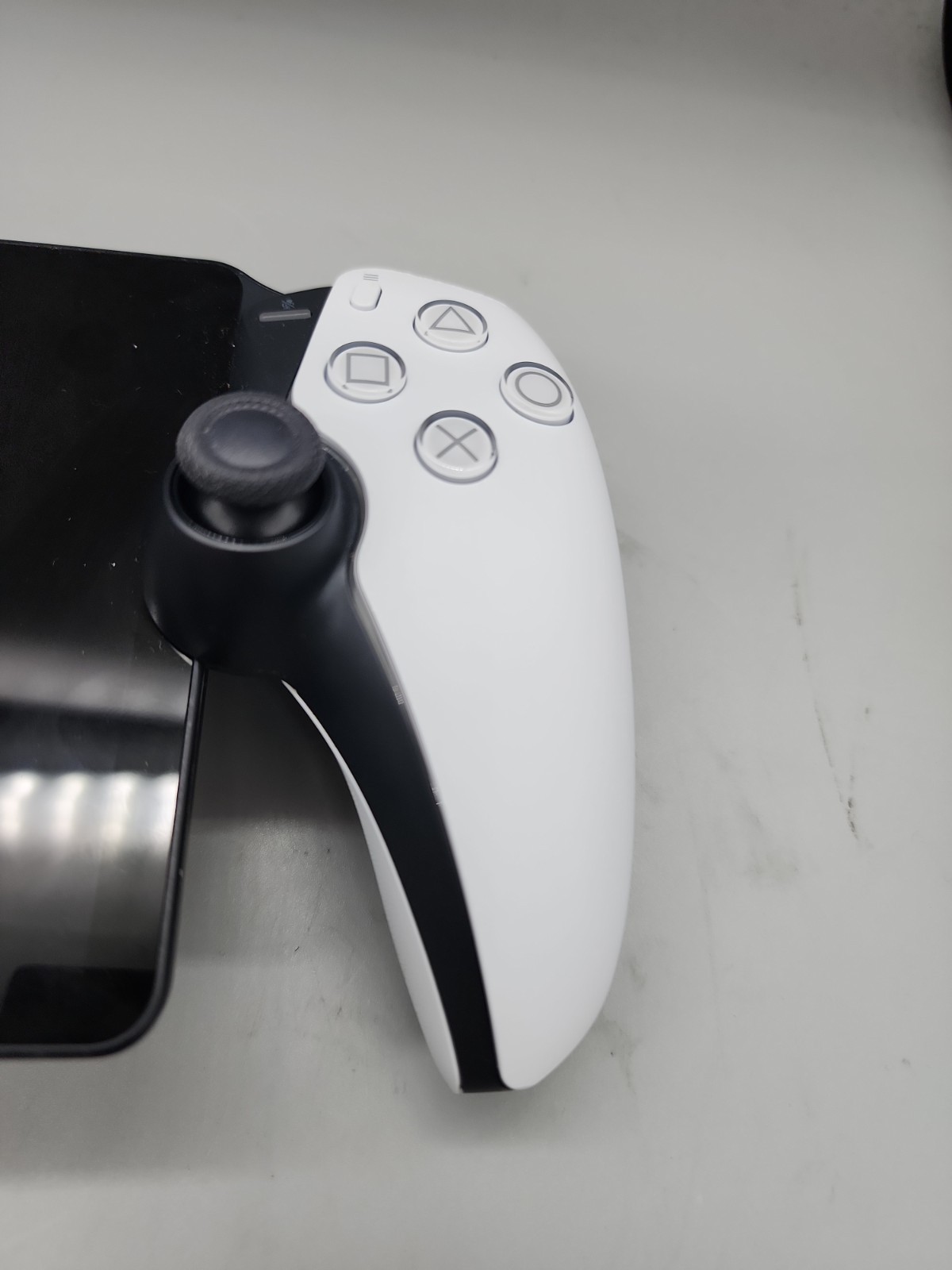 Sony PlayStation Portal Remote Player for PS5 Wi-Fi 1080p White/Black