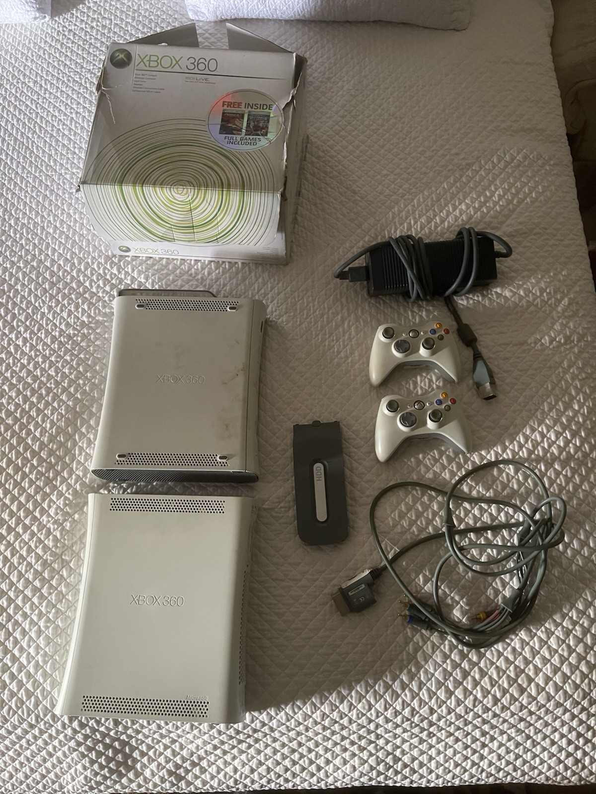 Microsoft Xbox 360 White Bundle Two Three Controllers All Cables