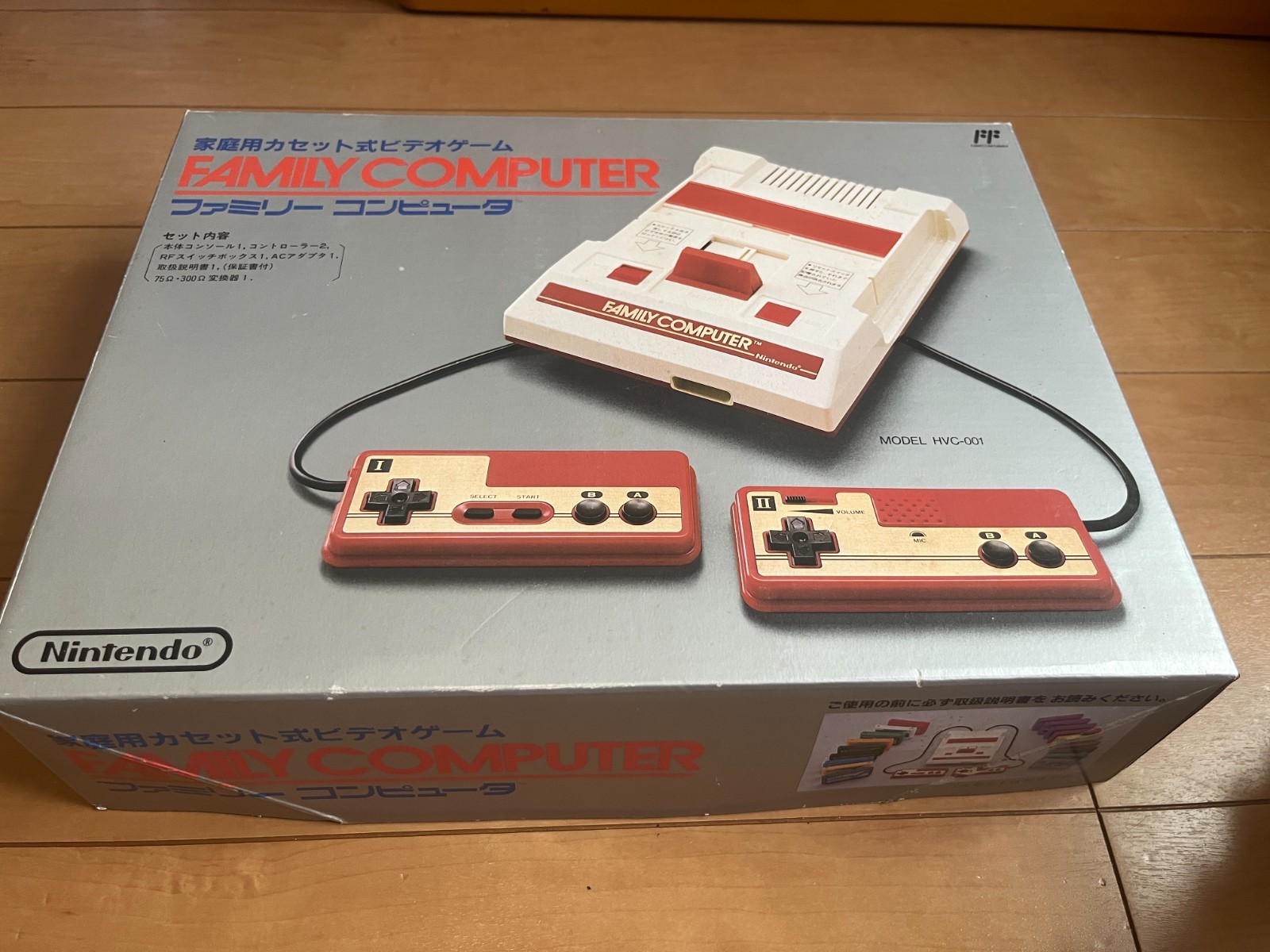 Nintendo Famicom Console with BOX and Manual, 10 Games 0613