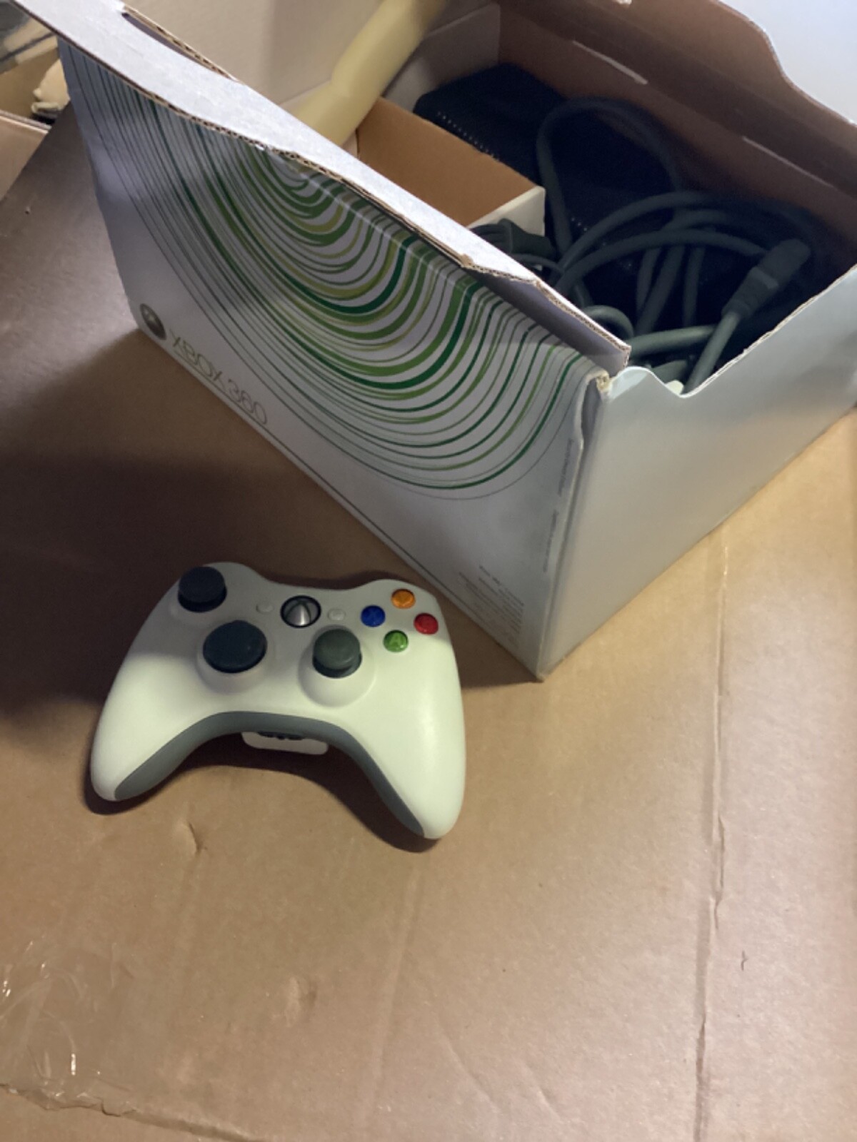 Microsoft XBox 360 Pro 4GB White Video Game Console Gaming System 360P Kids Room