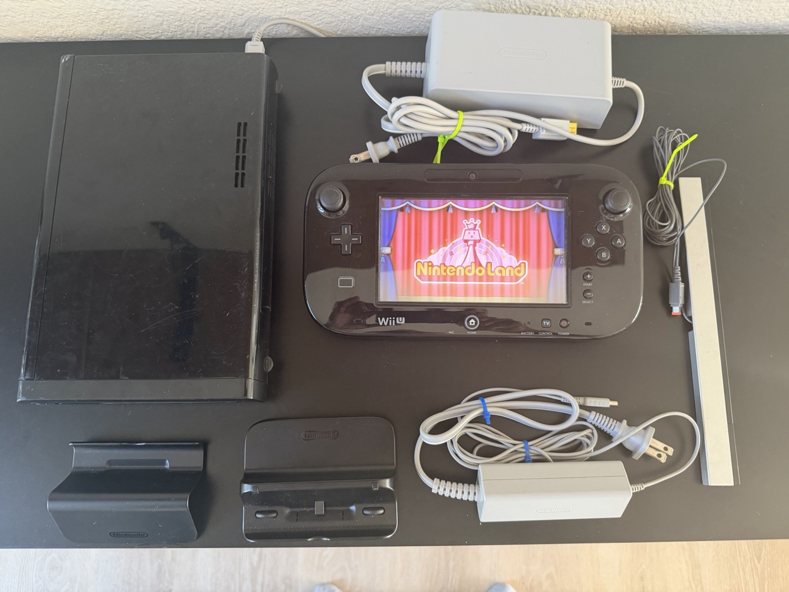 Nintendo Wii U Deluxe 32 GB Console w GamePad, Stand, and Charging Base w Games