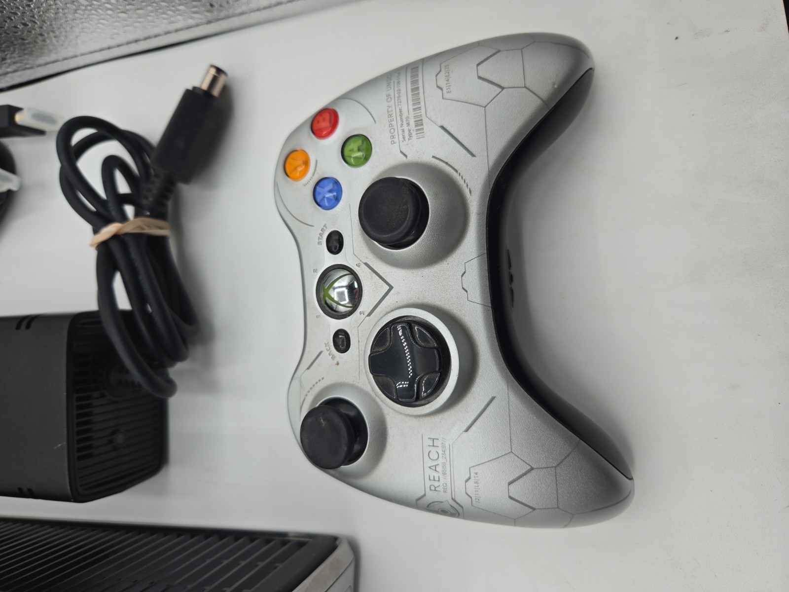 Halo Reach Limited Edition Xbox 360 Console and Matching Controller Bundle WORKS
