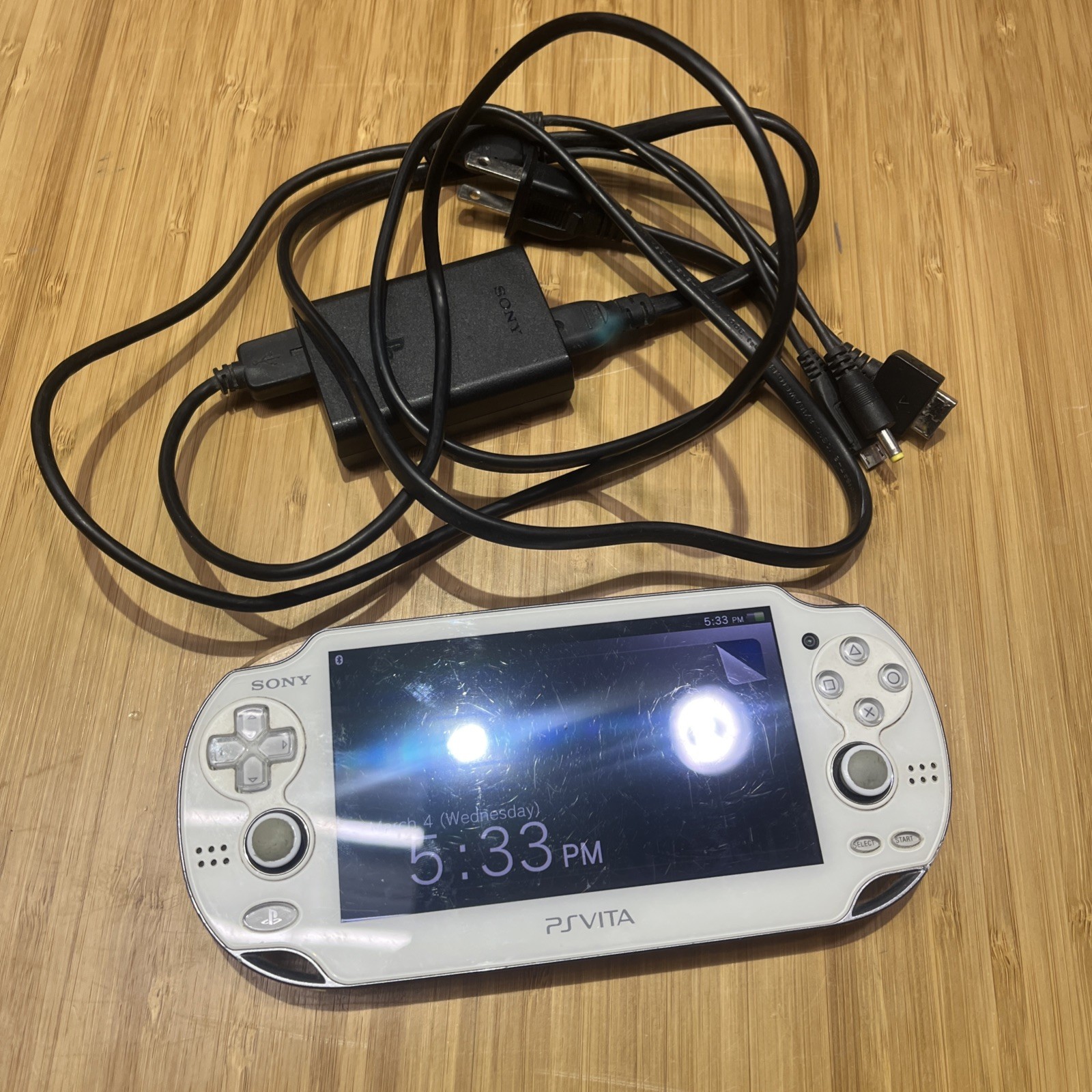 Sony PS Vita Pch 1001 White No Memory Card Working