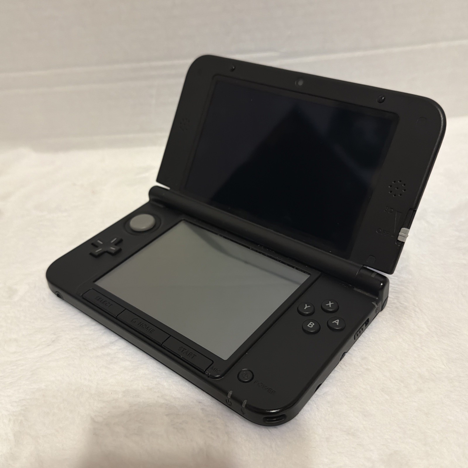 Nintendo 3DS XL Blue W/ Charger 4GB SD Super Mario 3D Land Great Condition
