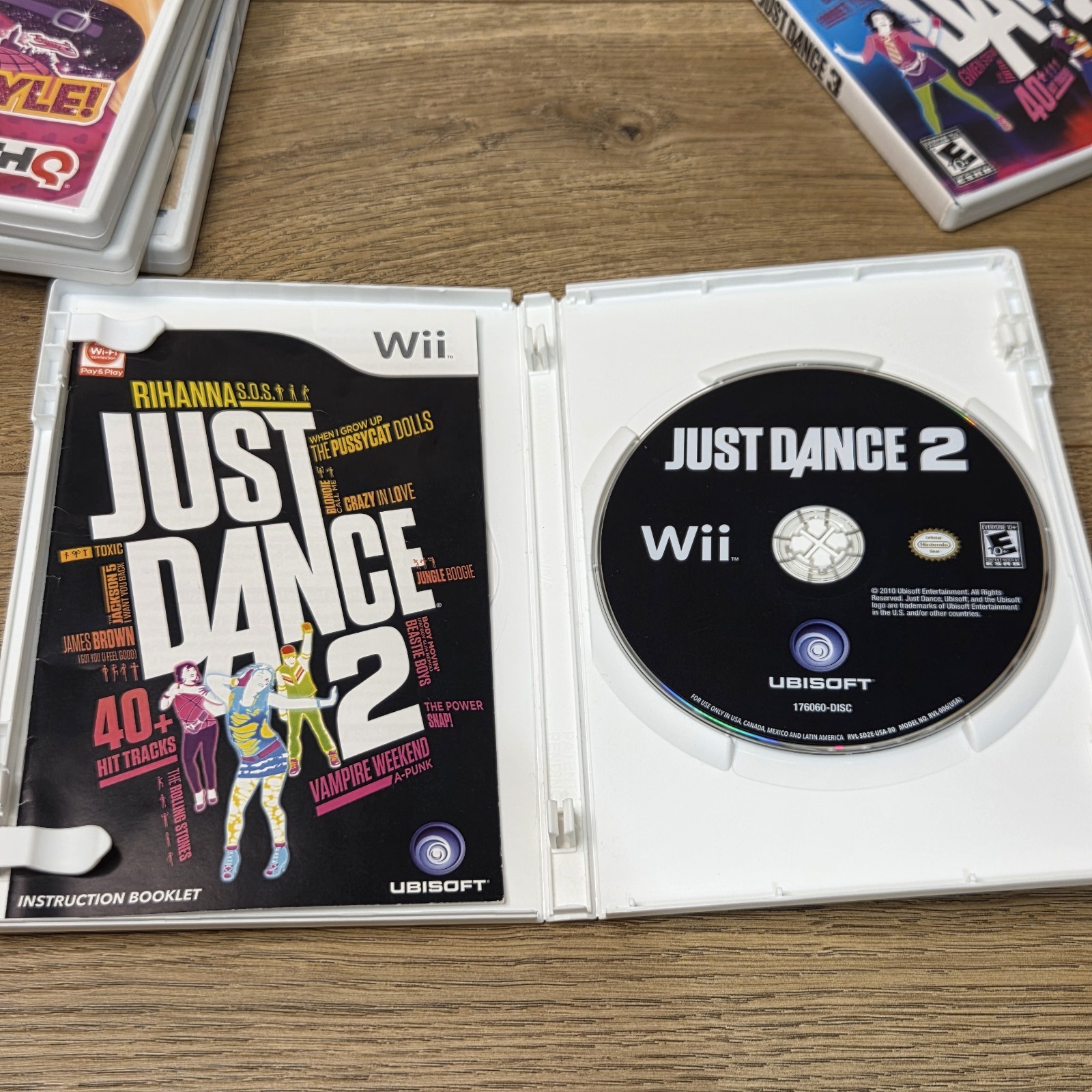 Nintendo Wii Console RVL-001 Bundle w/ Remotes Nunchucks Gun Games Manuals