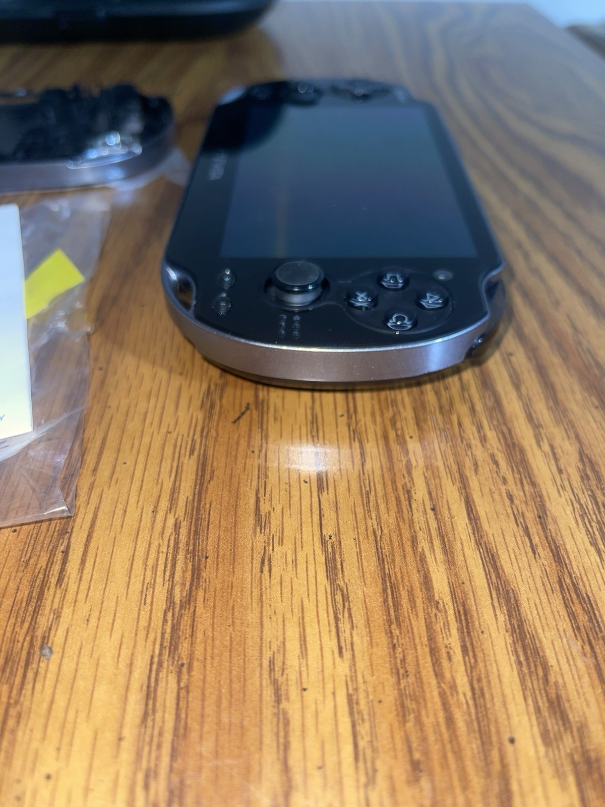 PS Vita PCH-1001 Bundle Console – Charger, RARE Vault Case & 32 Gig Card, 1 Game