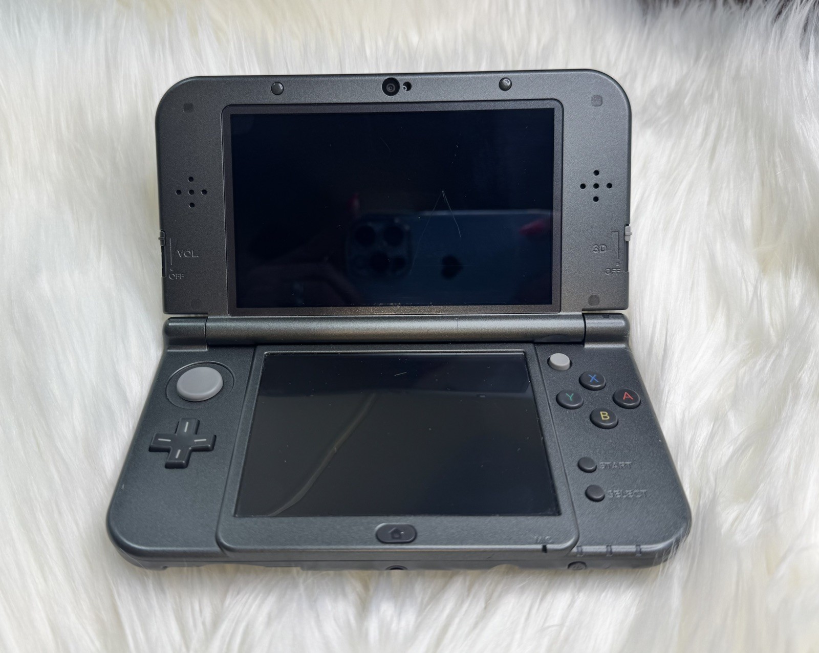 New Nintendo 3DS XL Metallic Black – Includes Charger, 2 Games and Carrying Case