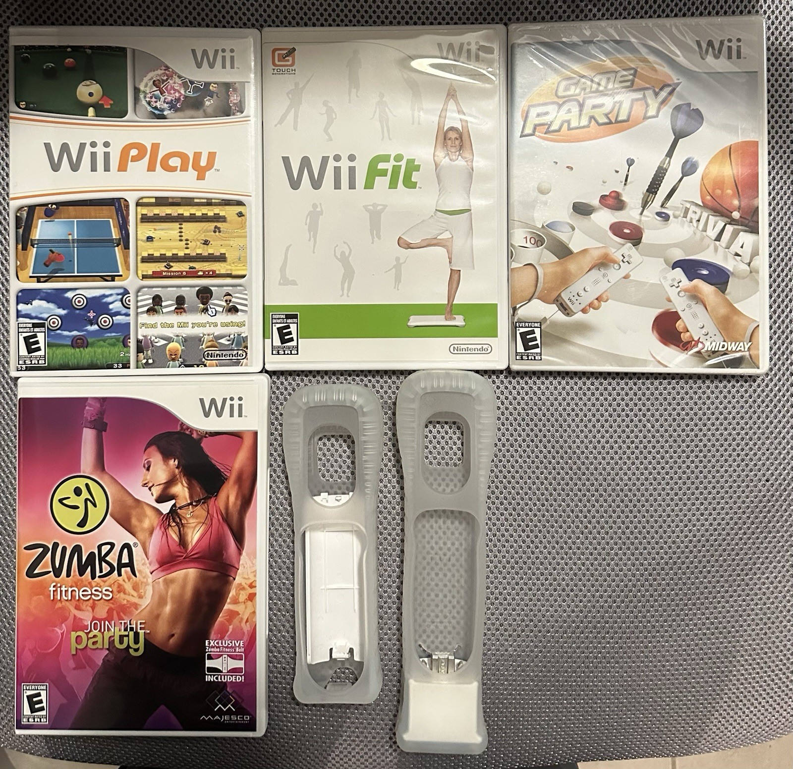 Nintendo Wii Console Complete In Box w/ 4 Games & Multiple Controllers