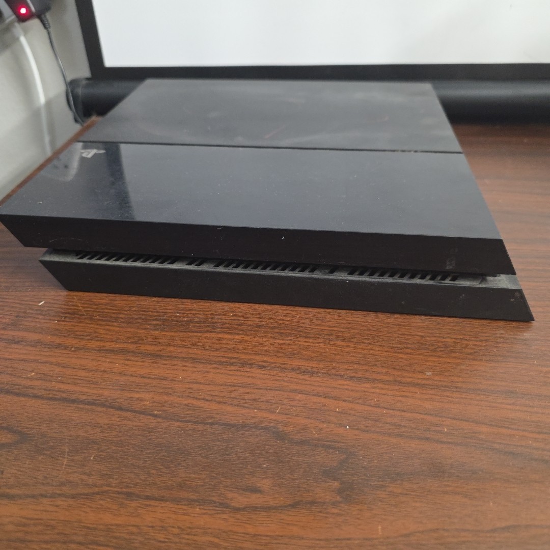 Sony PlayStation 4 Slim 500GB Cuh-1115a Console Only No Cords No Remote 8.52