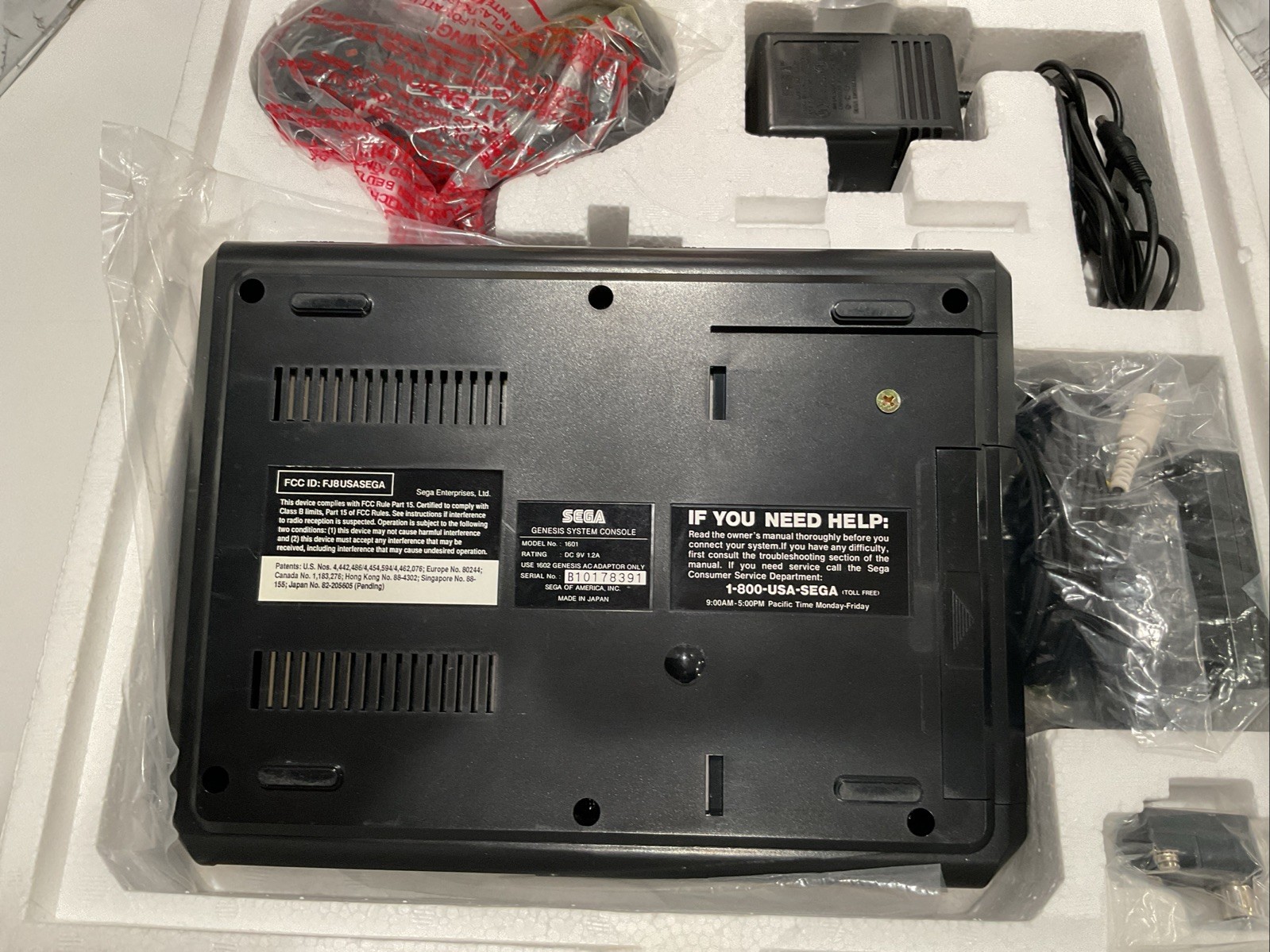 Sega 1991 Genesis Console w/Sonic The Hedgehog Game Cartridge