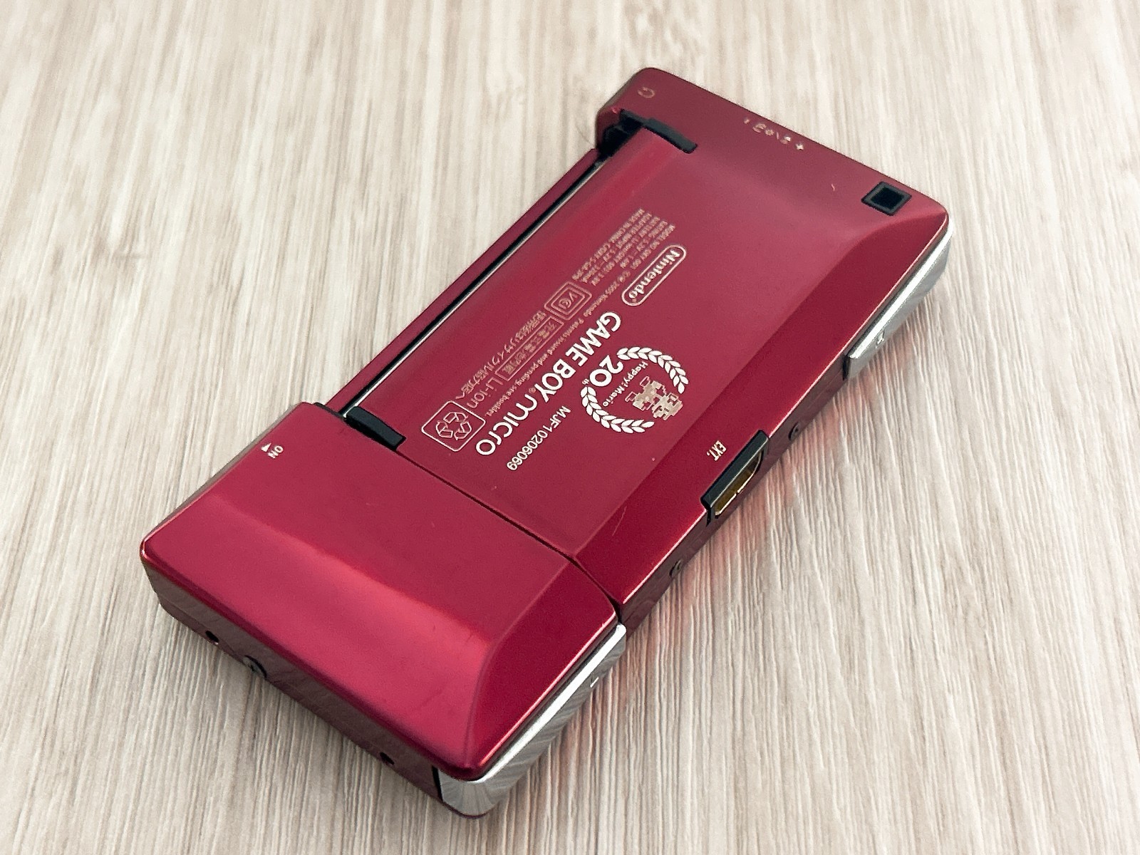 Nintendo GameBoy Micro 20th Anniversary Edition Famicom w/ Charger – Excellent