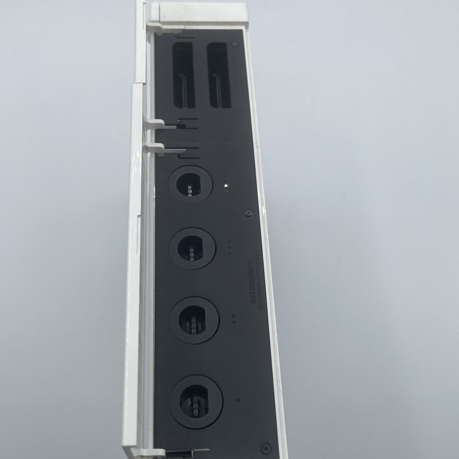 nintendo wii console 1 Controller 2 Nunchucks Charging Stations Wii Gun Read Des