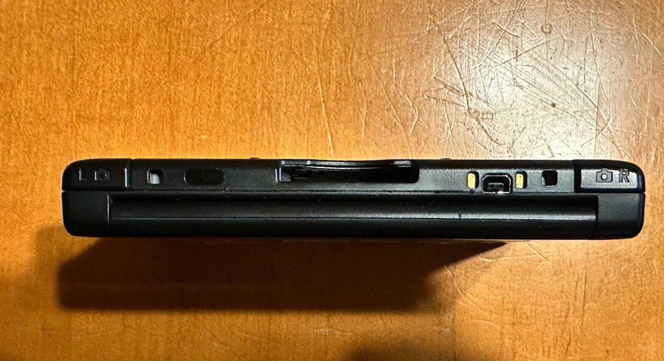 Nintendo 3DS XL Console+ Carrying Case – Game Not Included -Tested – No Charger