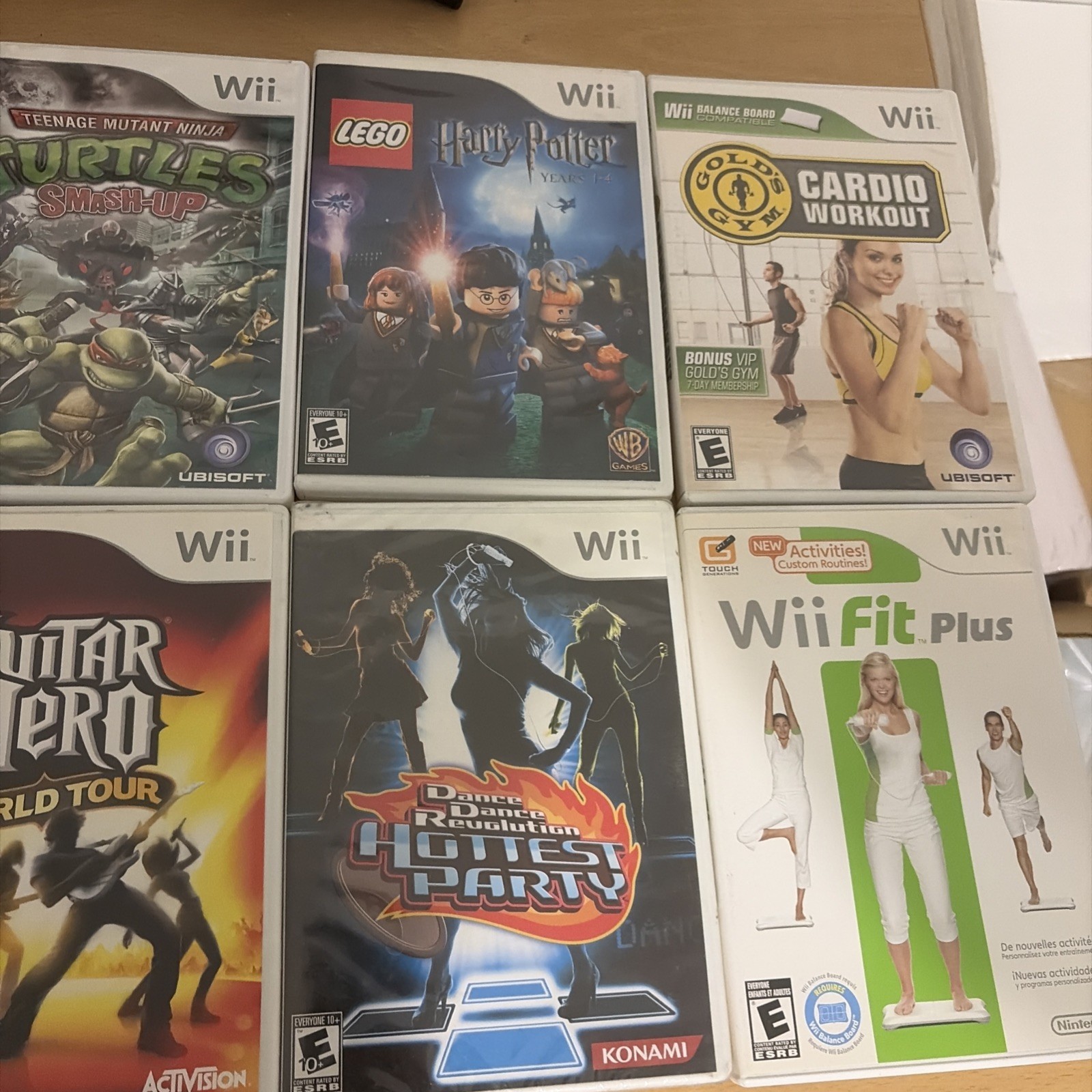 White Nintendo Wii – RVL-001(NTSC) Bundle Guiter Hero and Games
