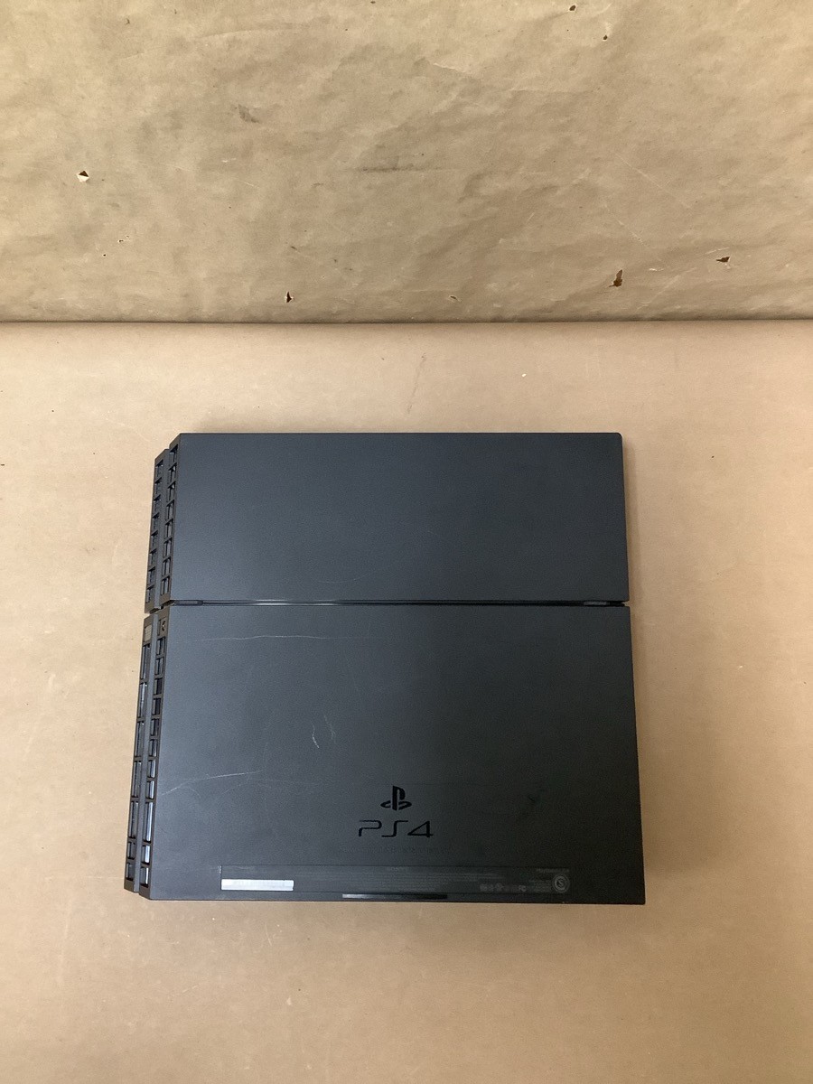 PS4 GAMES SONY CUH-1215A, #MB718821201; 500GB (210055-1)