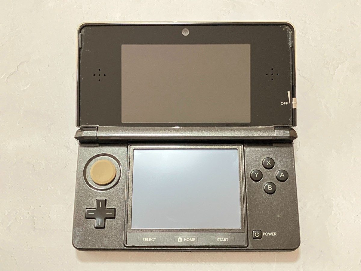 Nintendo 3DS Select Color Console region free / Charger SD card from US