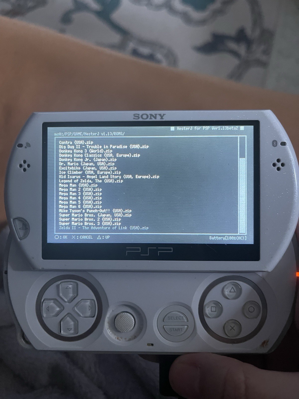 Sony PSP Go PSP-N1001 White 6870MB Wi-Fi Handheld Console *see description* SALE