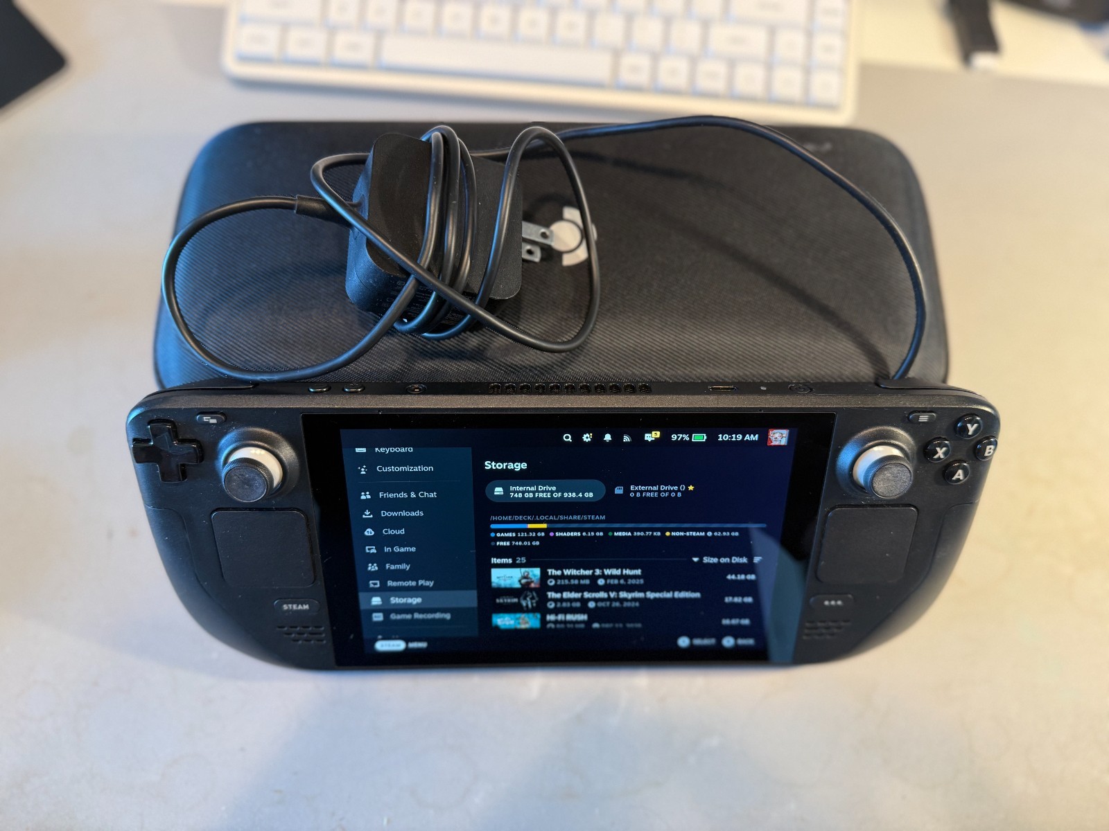 Valve Steam Deck LCD 1TB SSD Handheld Console – Excellent Condition w/ Case