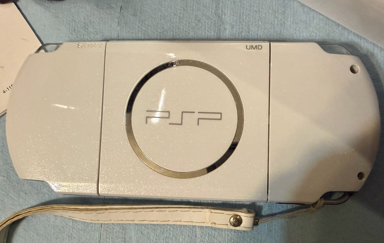 Sony PlayStation PSP 3000 Console with Charger New Battery Box