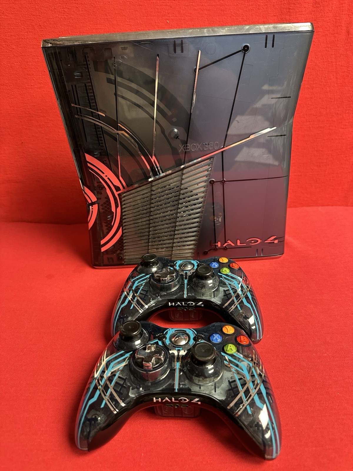 Halo 4 Edition Xbox 360 Slim Console 320 Gb + 2 Controllers