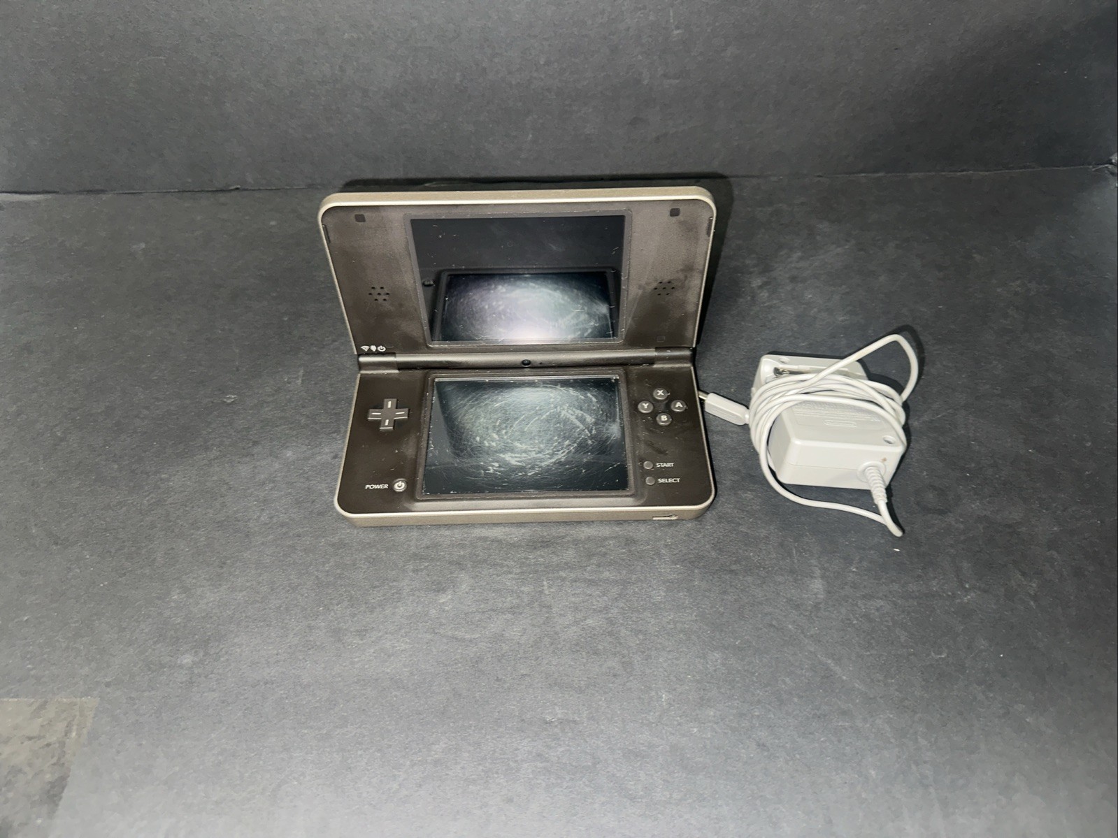 Nintendo DS XL System Brown with Charger Scratches Bomb Screen Works Good