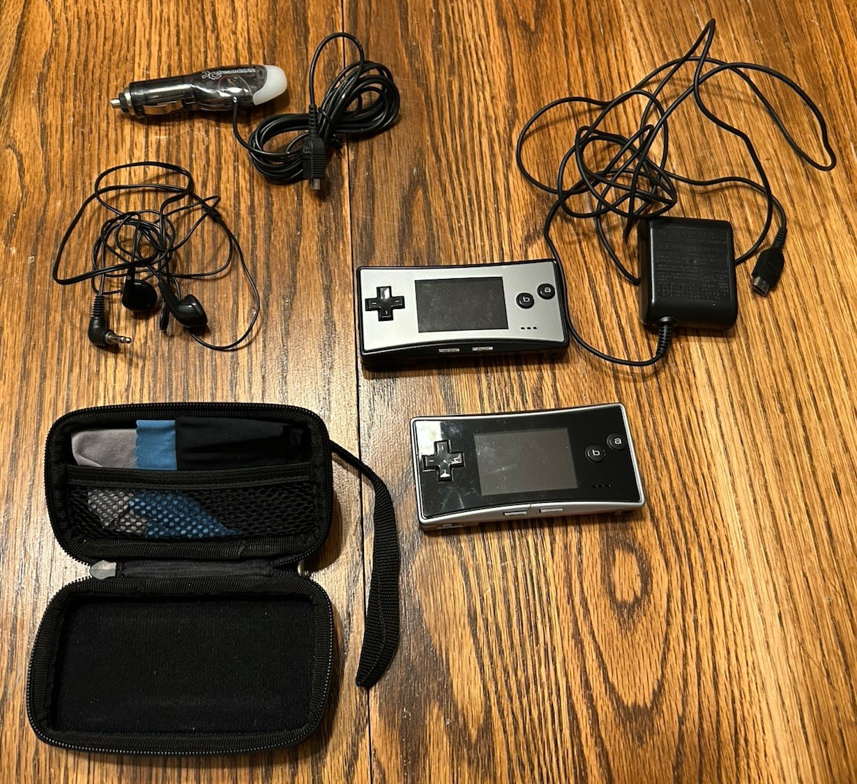 Nintendo Gameboy Micro Handheld Console Silver/Black TESTED Black System DOESNT