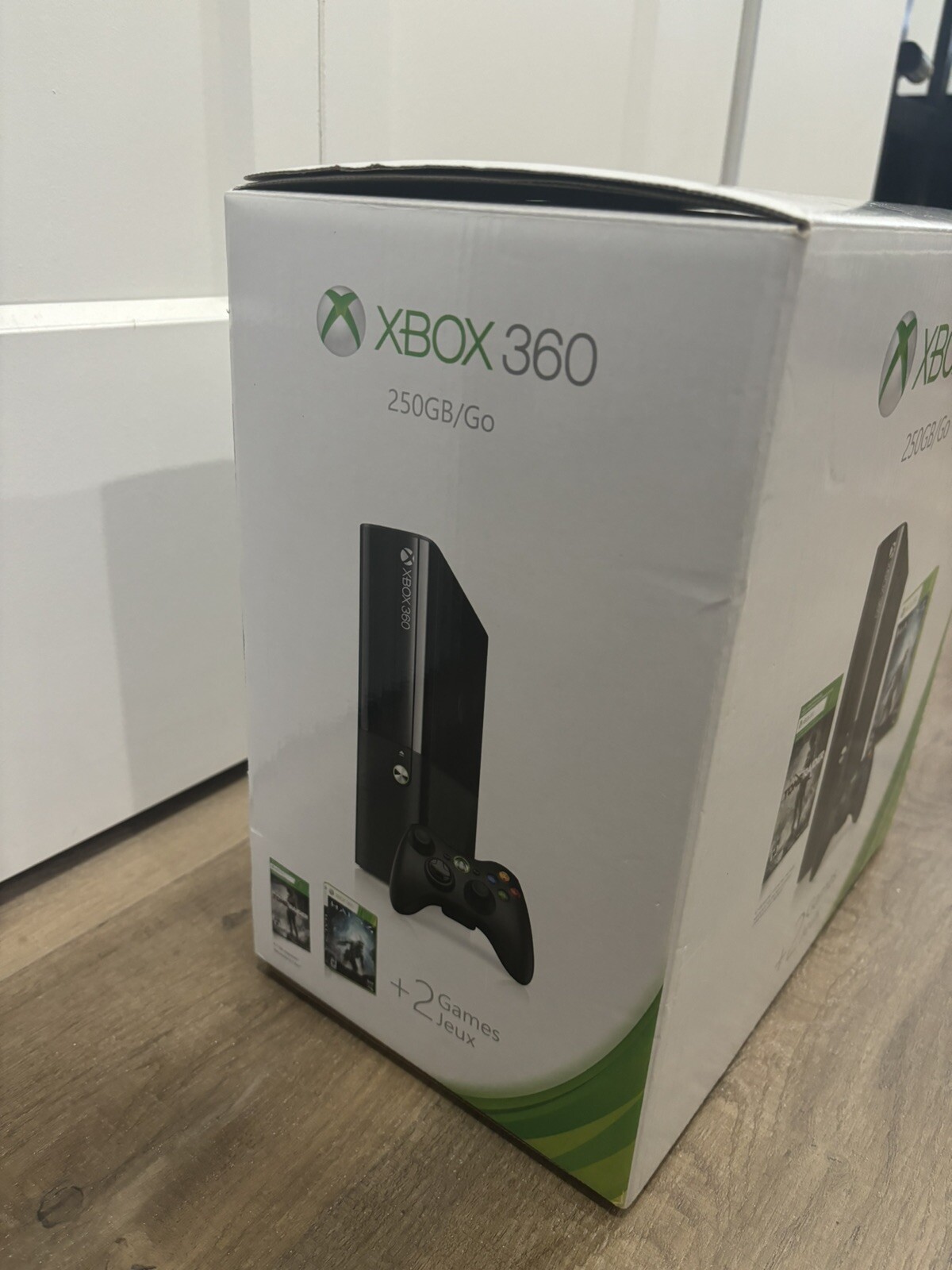 NEW – Microsoft Xbox 360 E 250gb Console Halo 4 Tomb Raider Special Edition