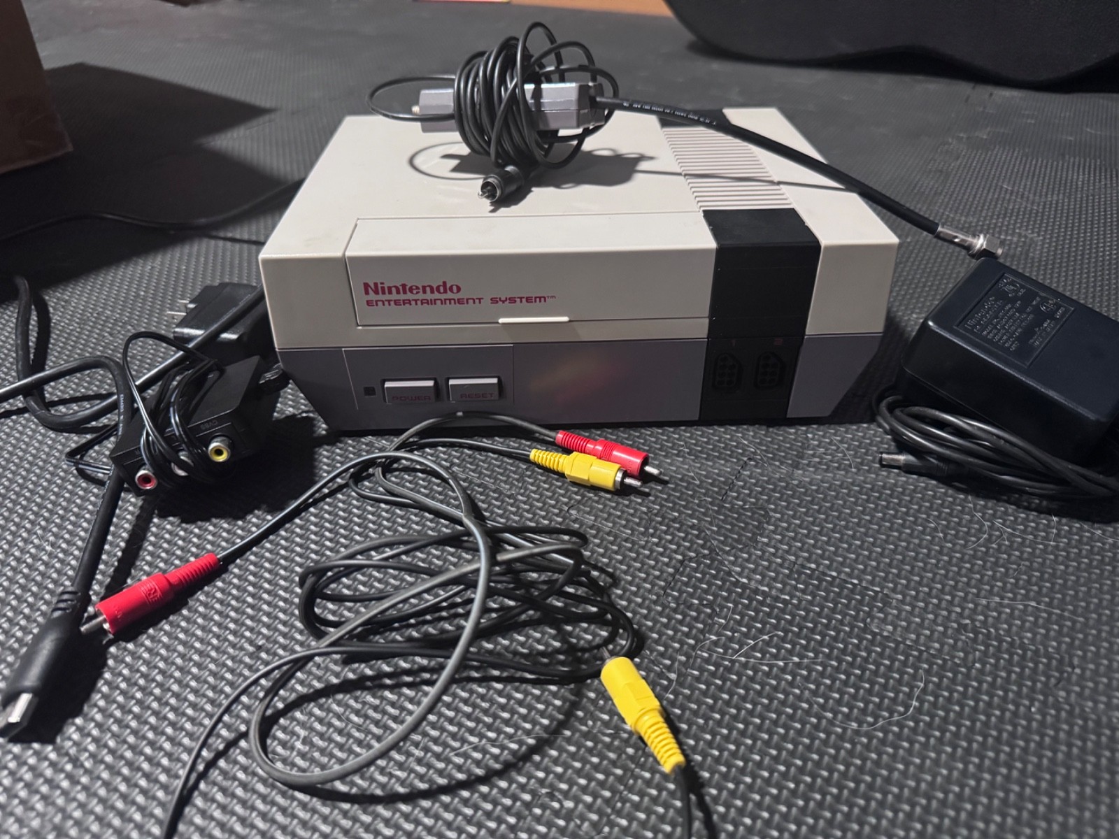 Nintendo NES Action Set Home Console – White/Gray
