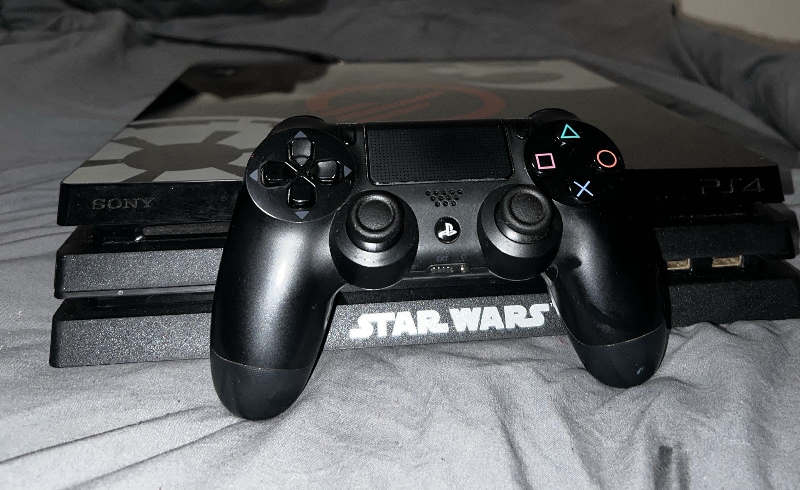 [READ DESCRIPTION] Star Wars PS4 Pro 1TB LOW FIRMWARE (10.50) | GAMES INCLUDED |