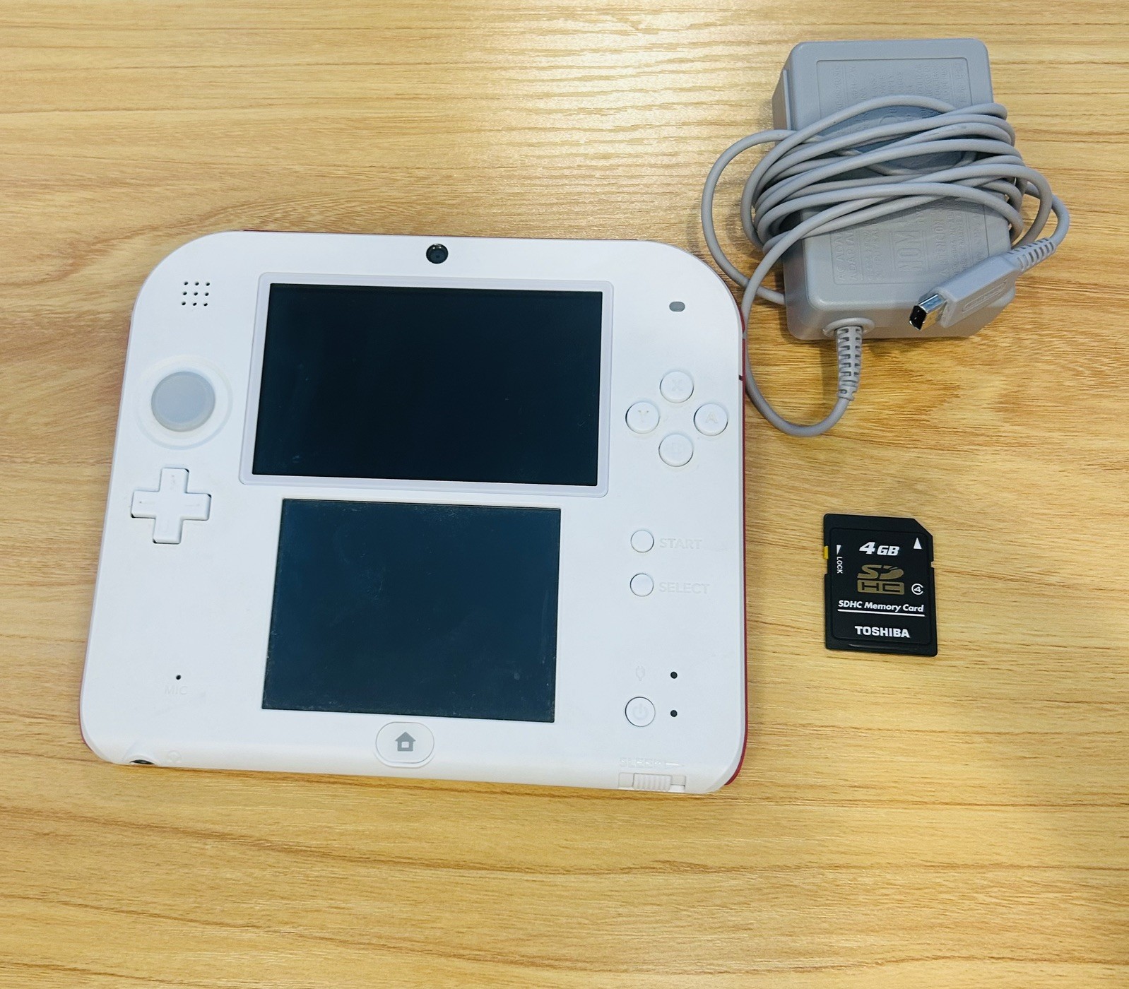 Nintendo 2DS Launch Edition 4GB White & Red Handheld System FTR-001 USED WORKS